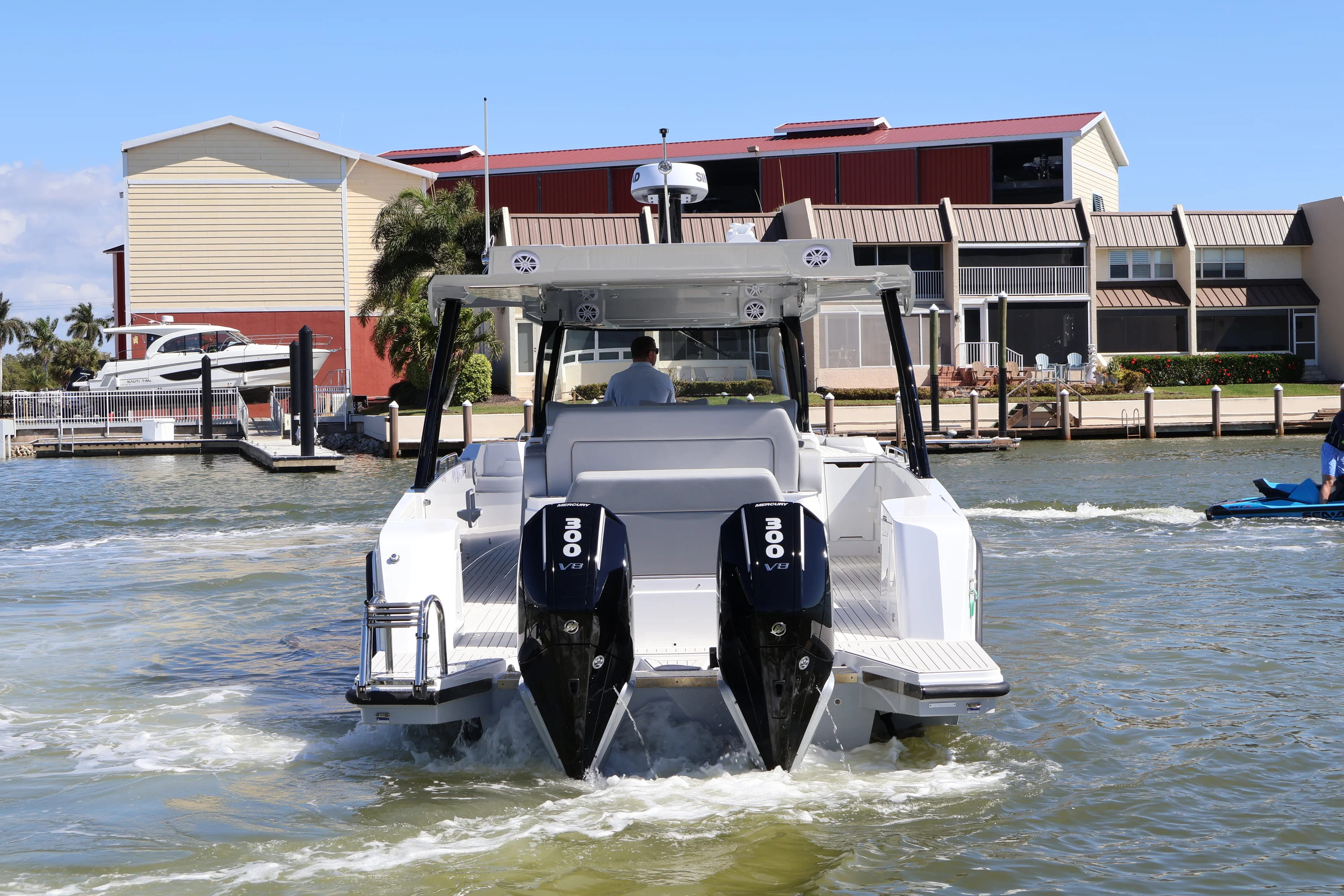 2026 Cruisers Yachts 38 VTR Image Thumbnail #9