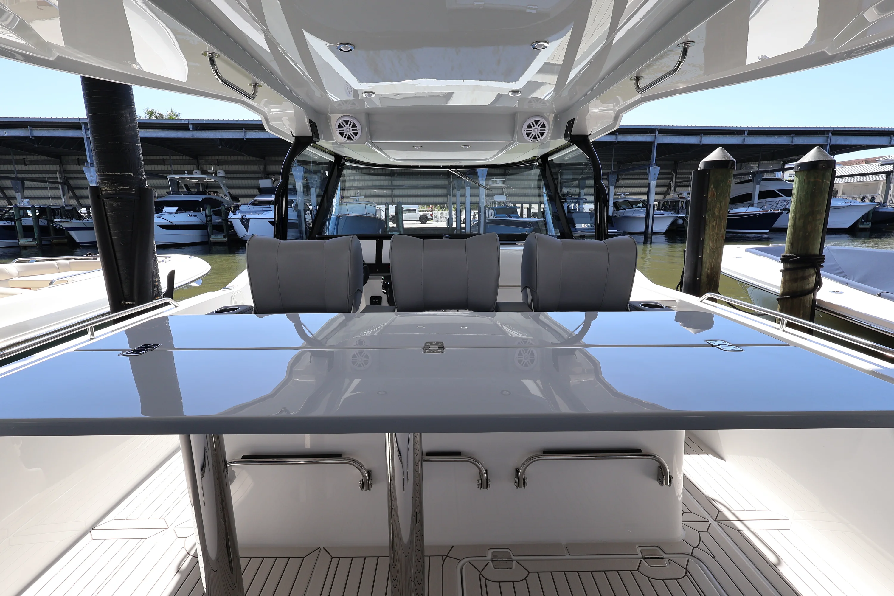 2026 Cruisers Yachts 38 VTR Image Thumbnail #21