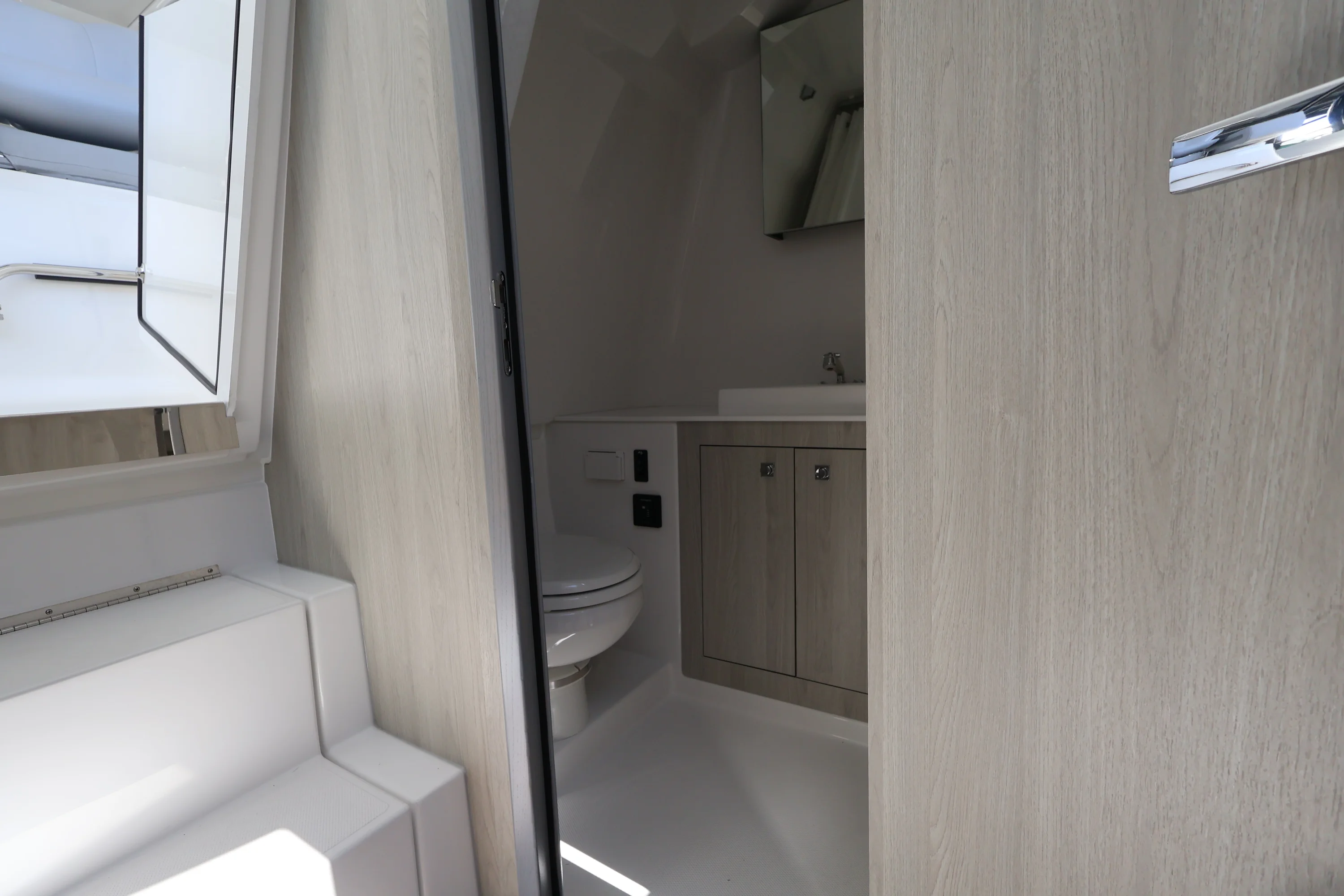 2026 Cruisers Yachts 38 VTR Image Thumbnail #42