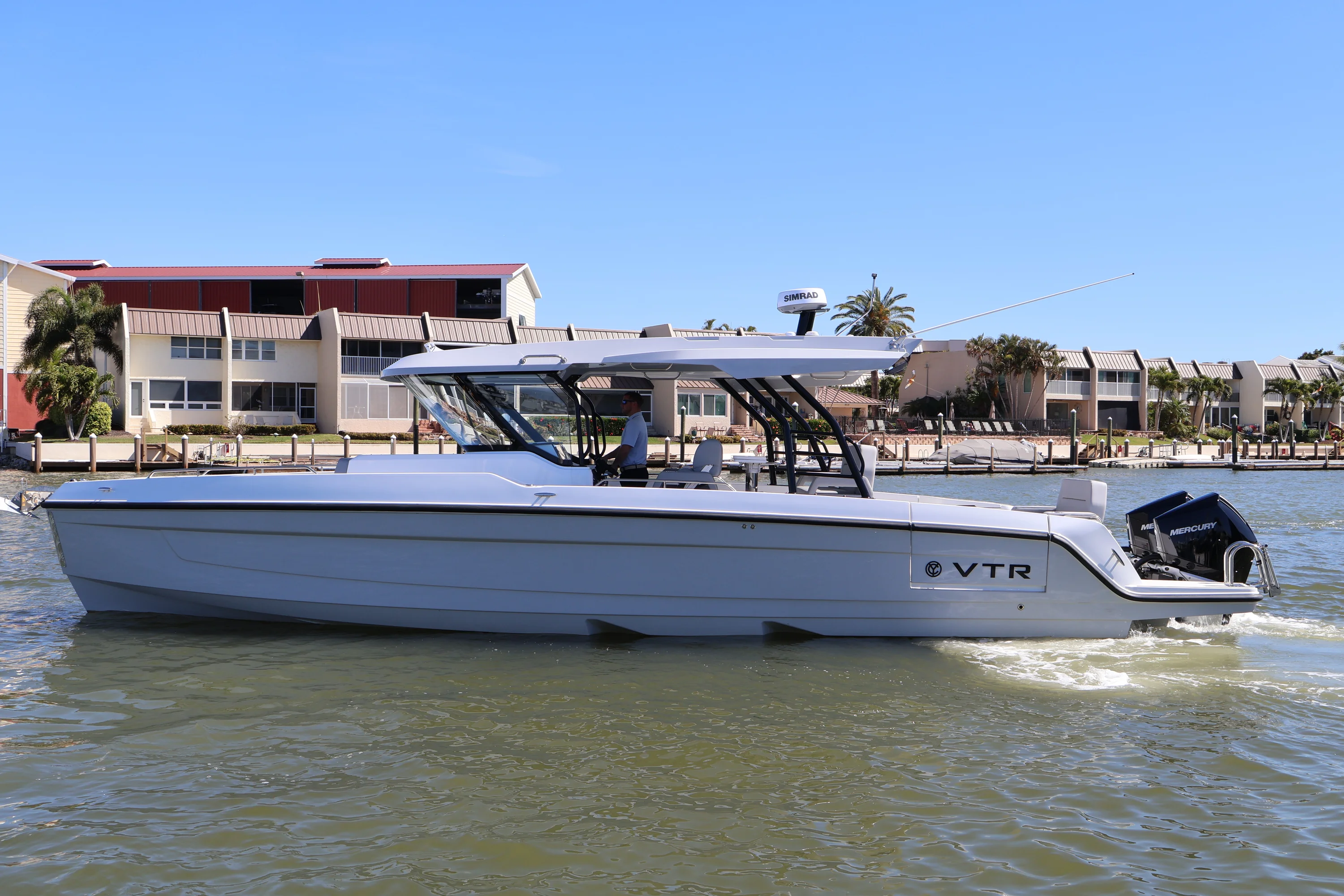 2026 Cruisers Yachts 38 VTR Image Thumbnail #0