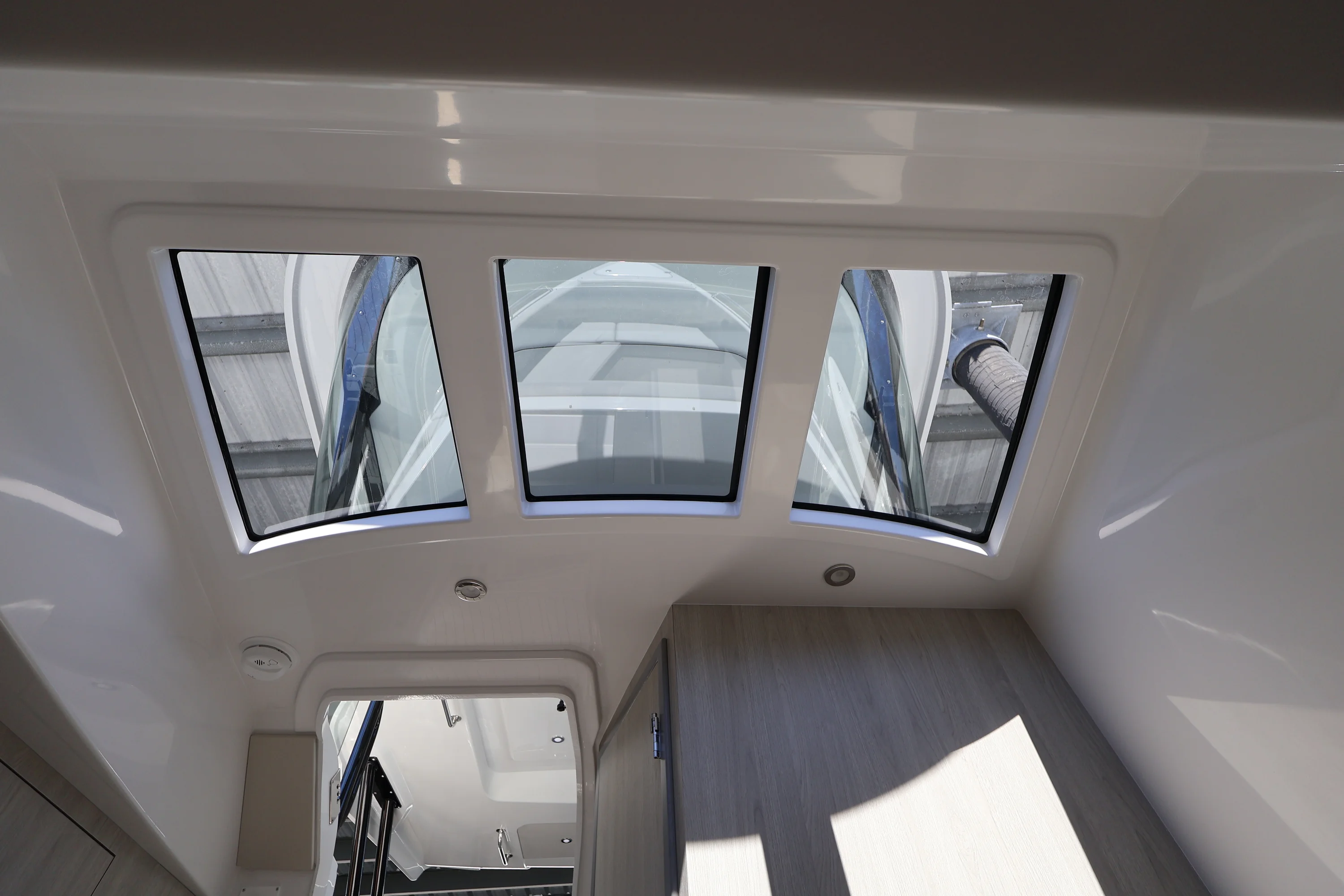 2026 Cruisers Yachts 38 VTR Image Thumbnail #39