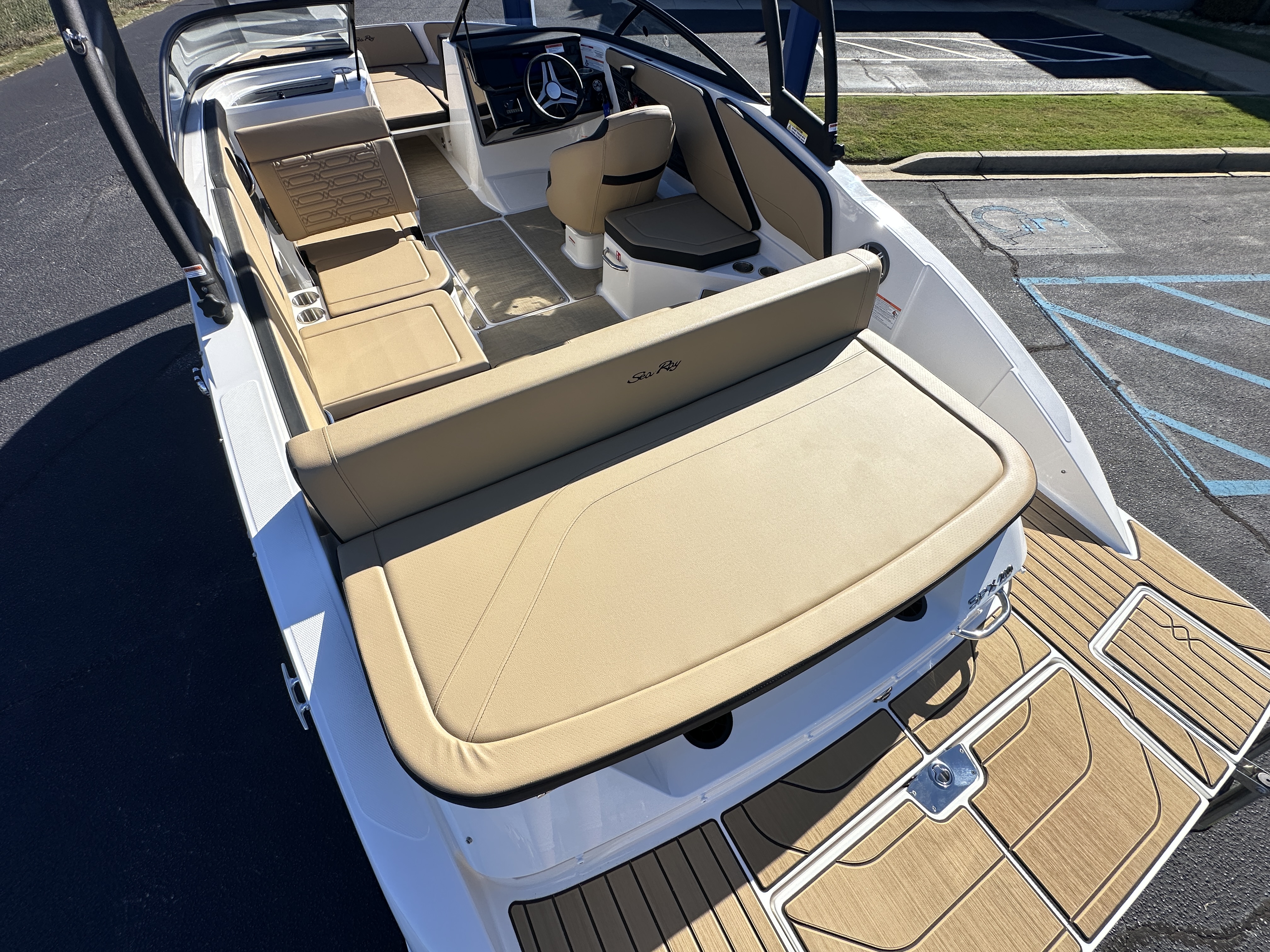 2026 Sea Ray SPX 210 Image Thumbnail #5