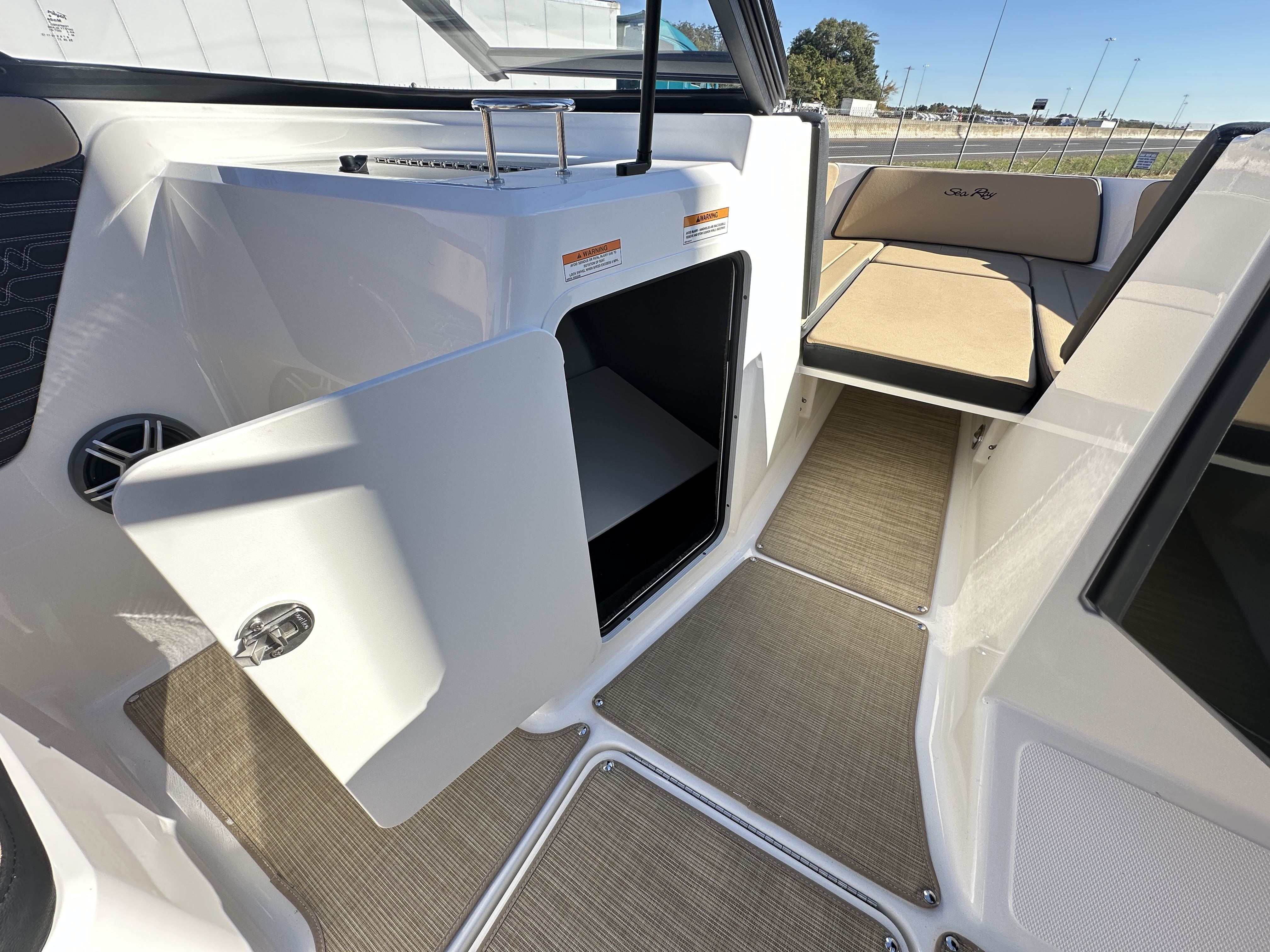 2026 Sea Ray SPX 210 Image Thumbnail #13