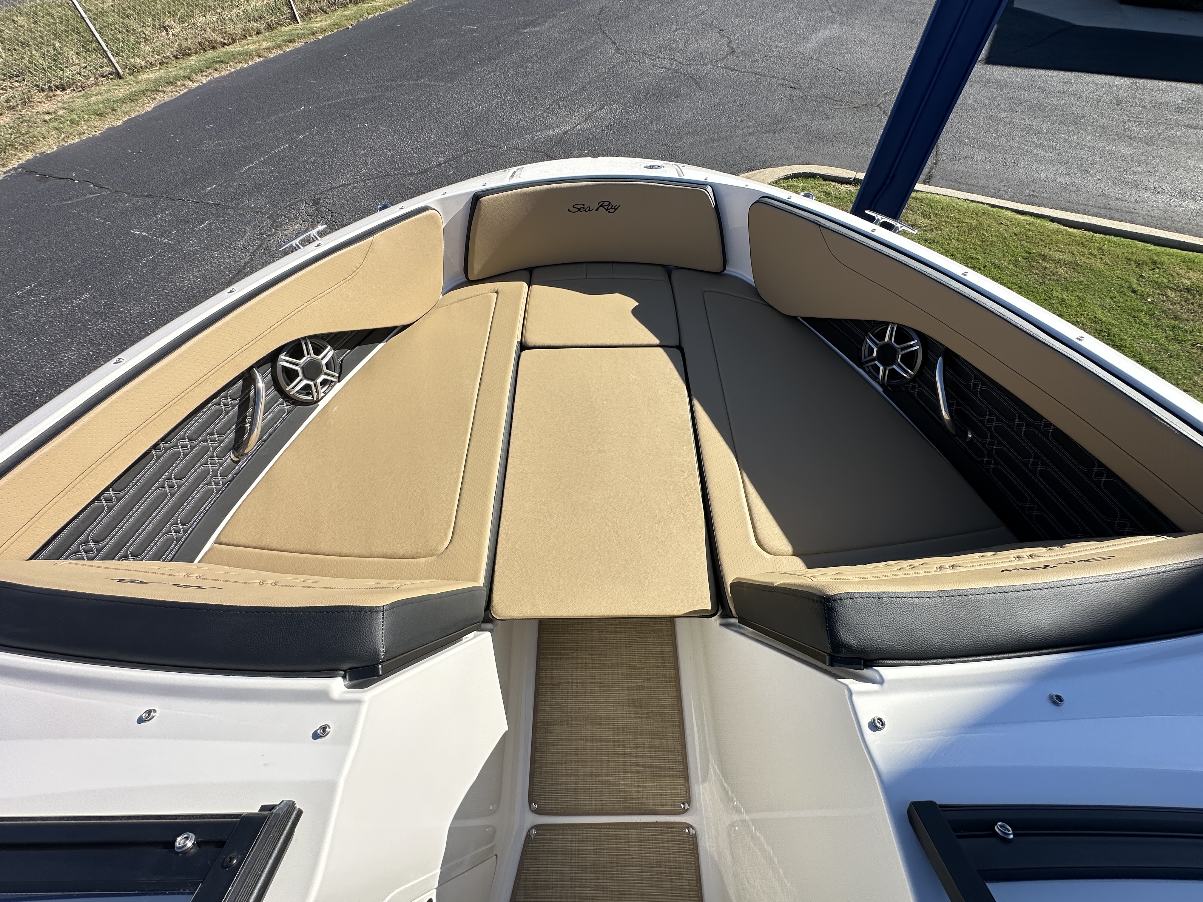 2026 Sea Ray SPX 210 Image Thumbnail #14