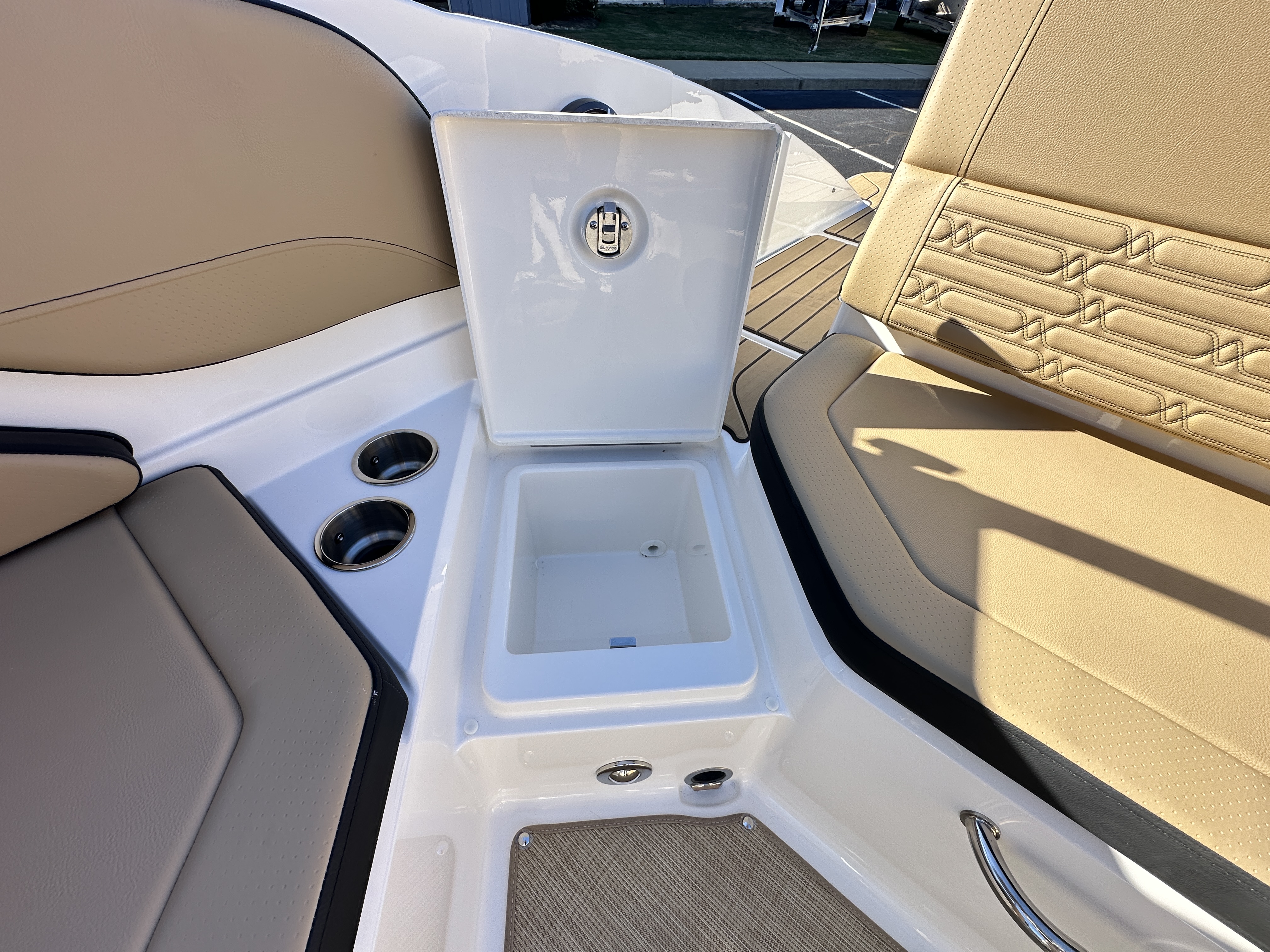 2026 Sea Ray SPX 210 Image Thumbnail #20