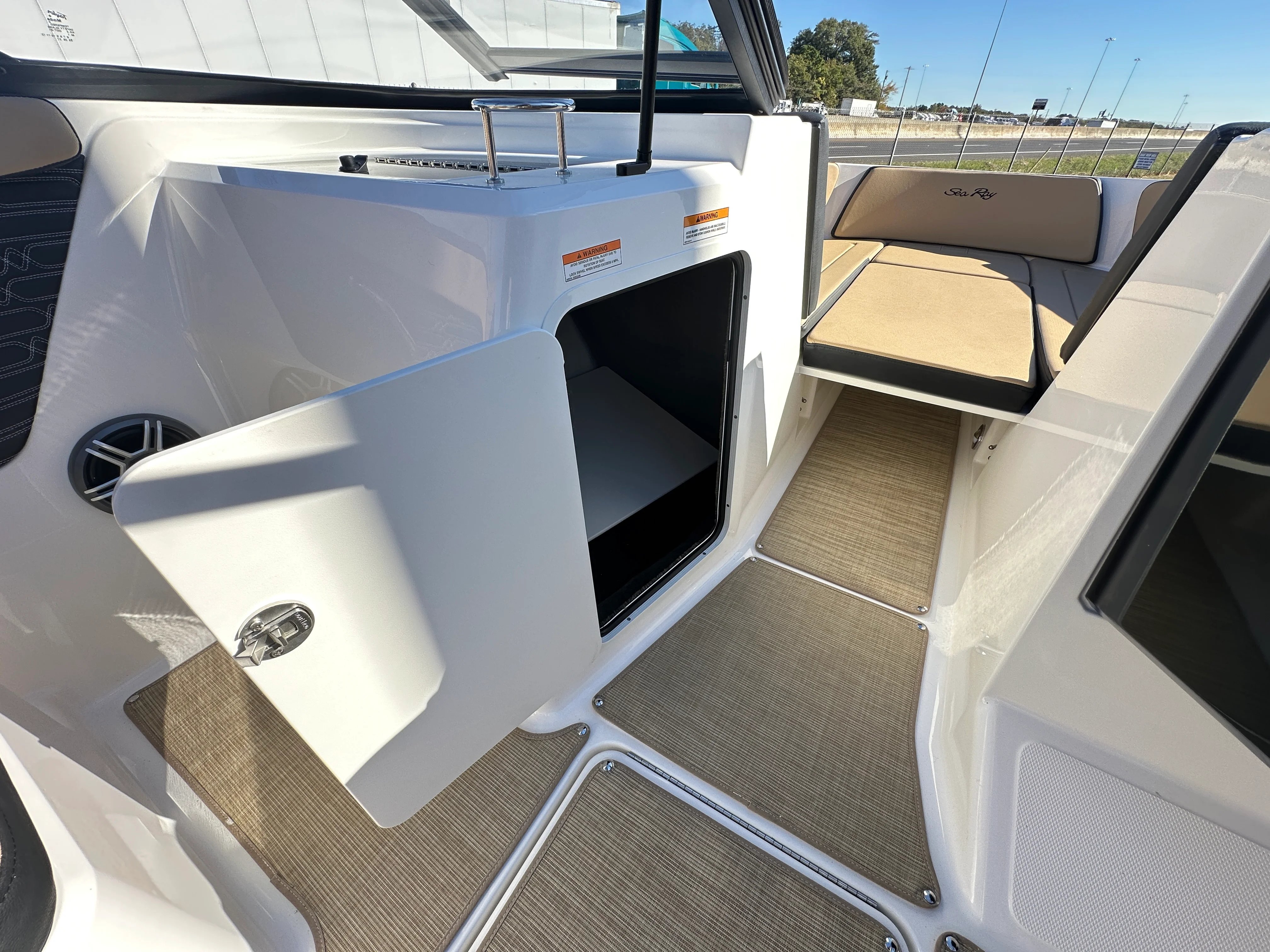 2026 Sea Ray SPX 210 Image Thumbnail #13