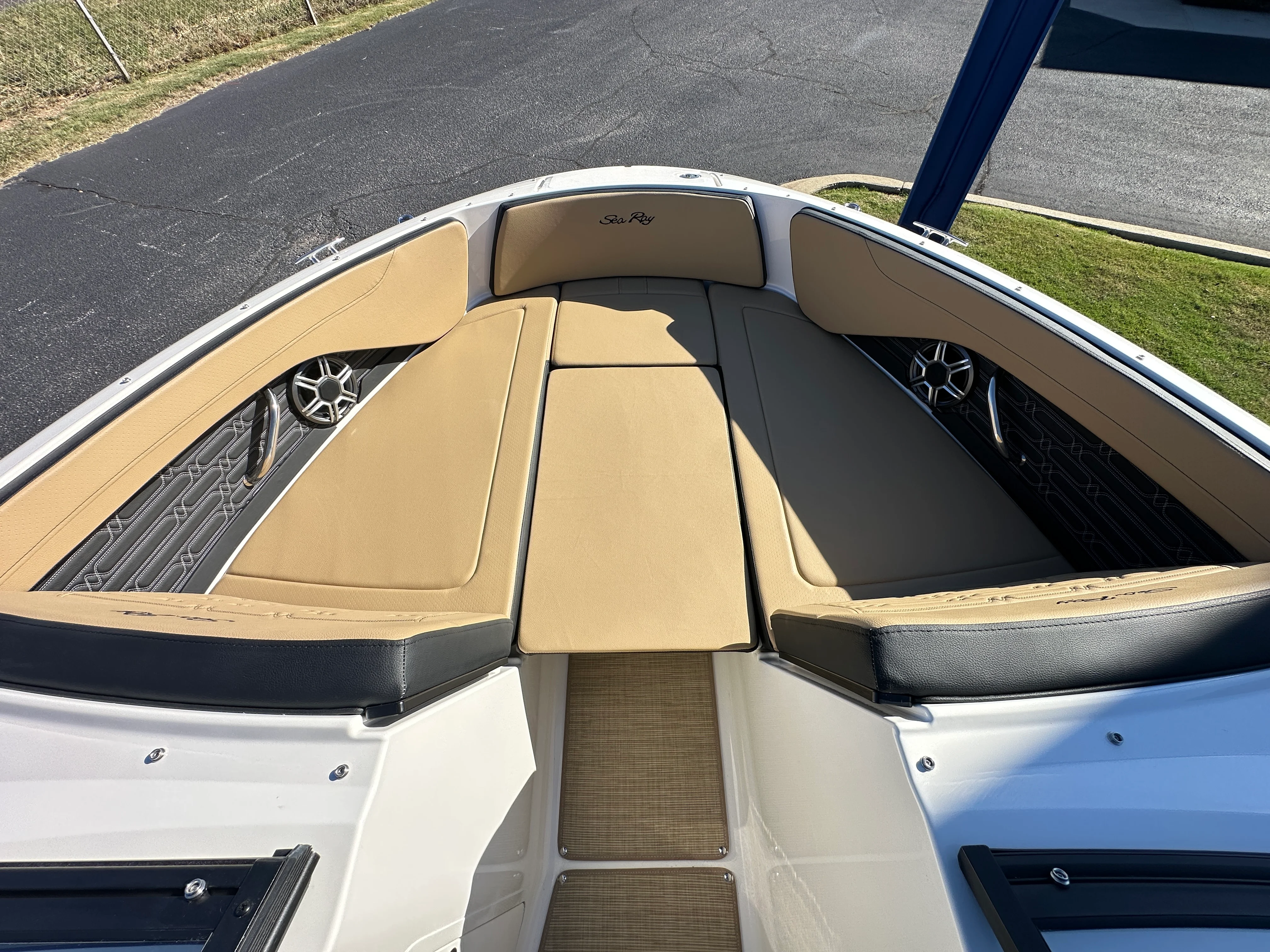 2026 Sea Ray SPX 210 Image Thumbnail #14