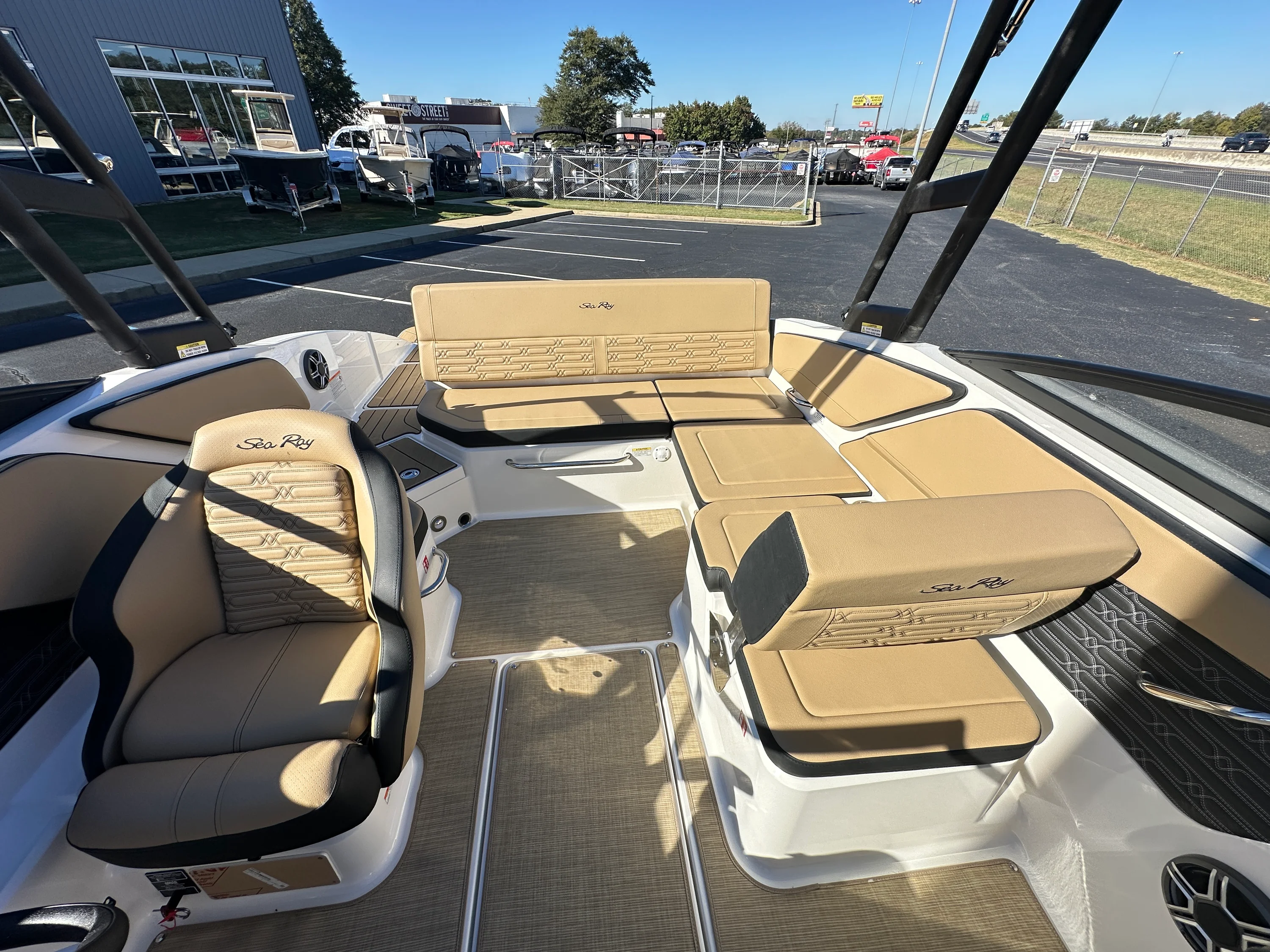 2026 Sea Ray SPX 210 Image Thumbnail #7