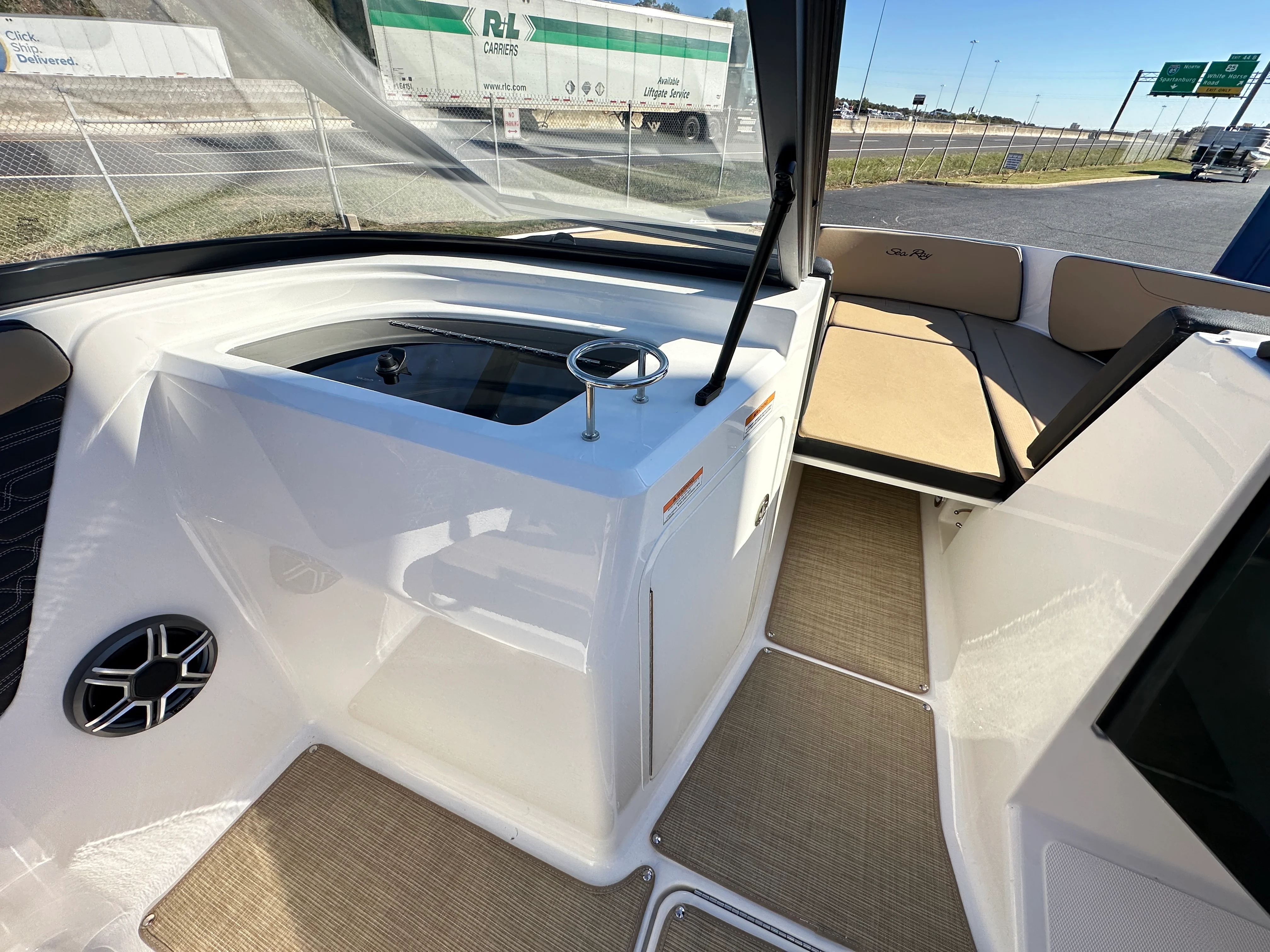 2026 Sea Ray SPX 210 Image Thumbnail #12