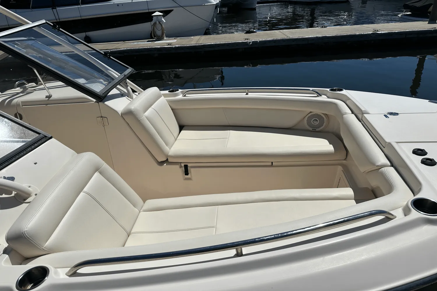 2016 Grady-White Freedom 275 Image Thumbnail #11