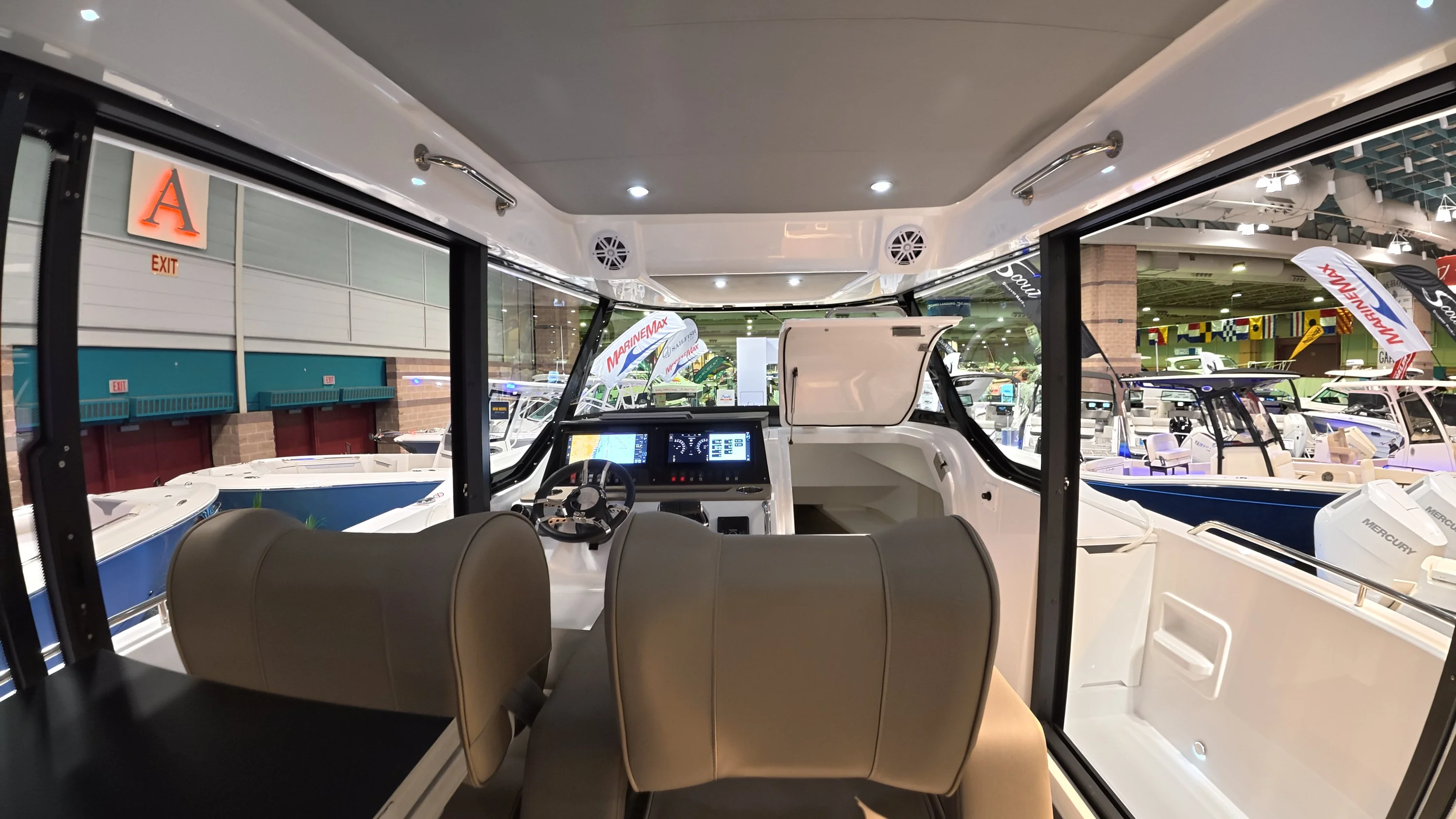 2026 Cruisers Yachts 38 VTR EC Image Thumbnail #14