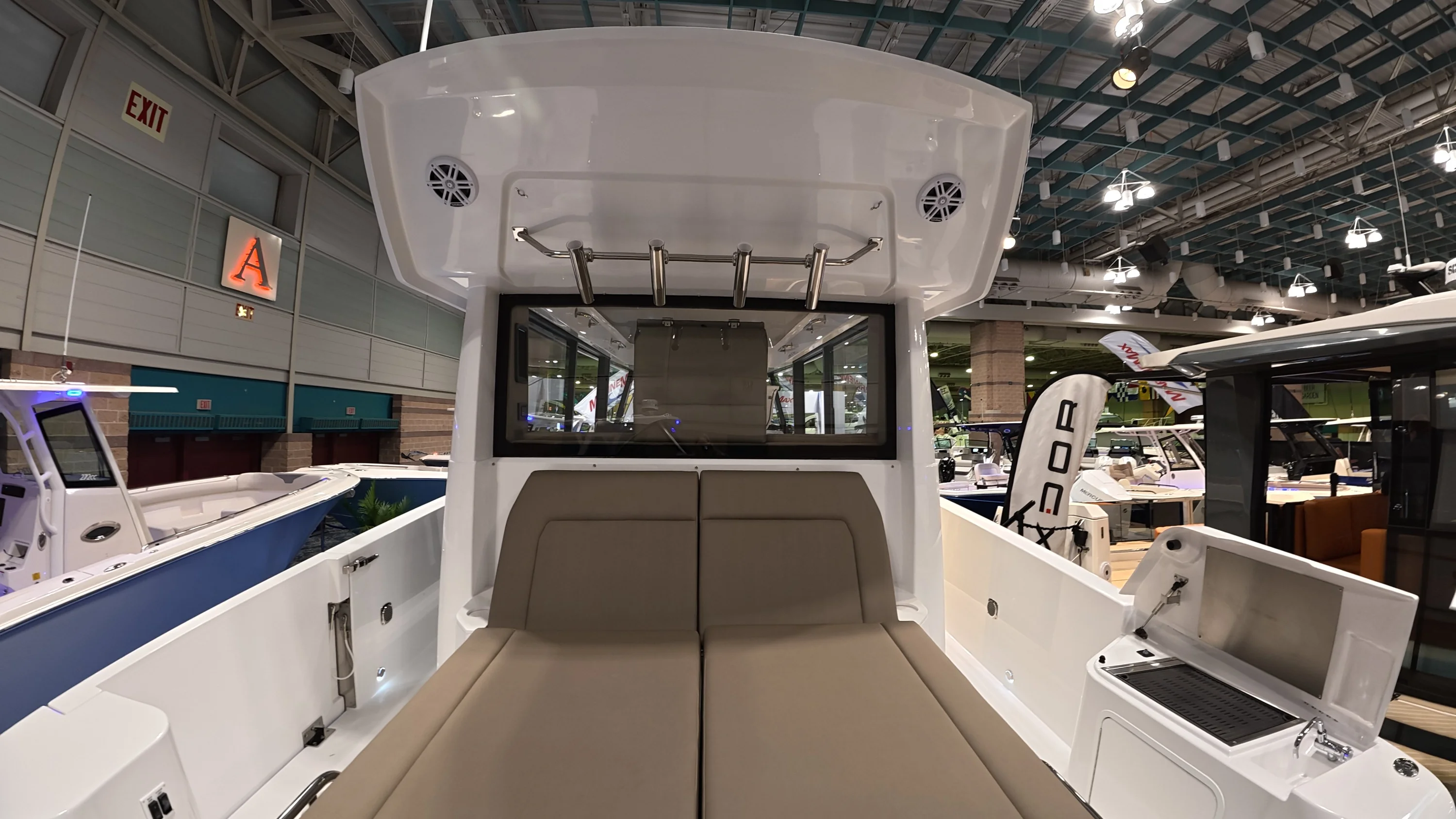 2026 Cruisers Yachts 38 VTR EC Image Thumbnail #3