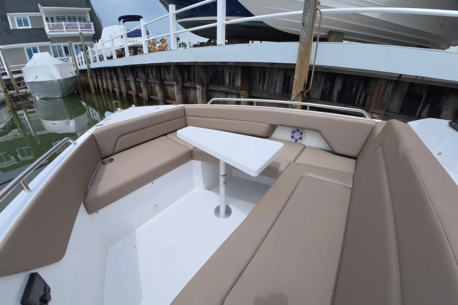 2026 Cruisers Yachts 38 VTR EC Image Thumbnail #57