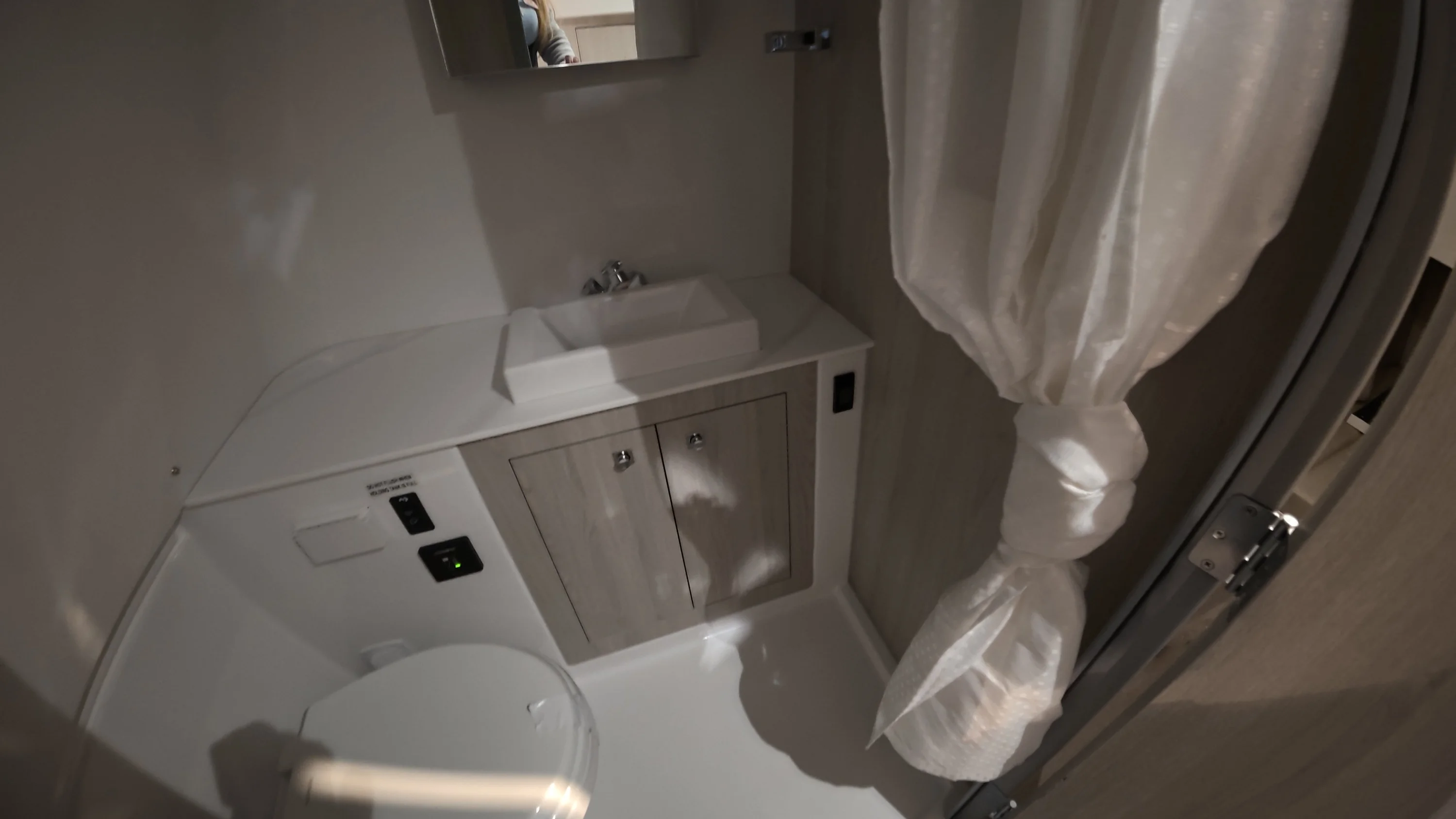 2026 Cruisers Yachts 38 VTR EC Image Thumbnail #21