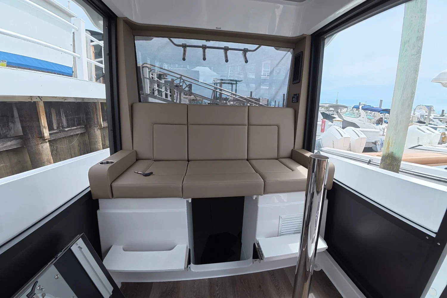 2026 Cruisers Yachts 38 VTR EC Image Thumbnail #19