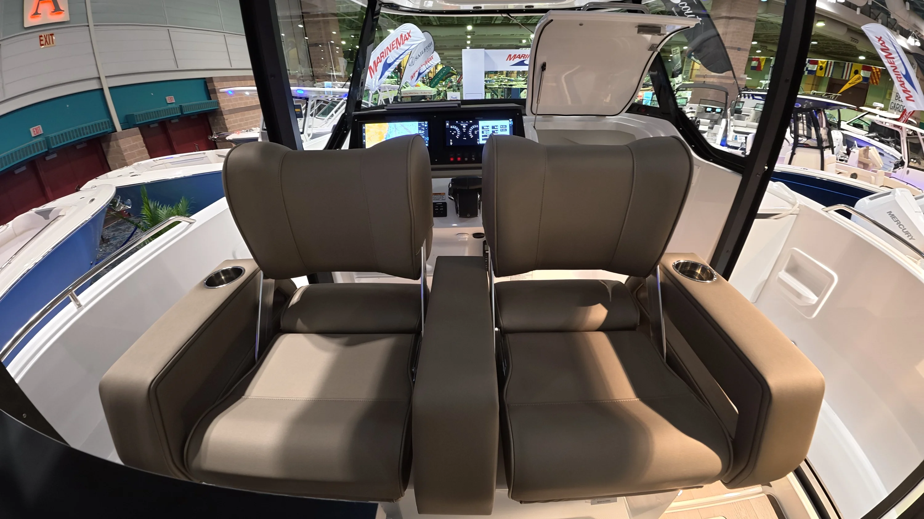 2026 Cruisers Yachts 38 VTR EC Image Thumbnail #15