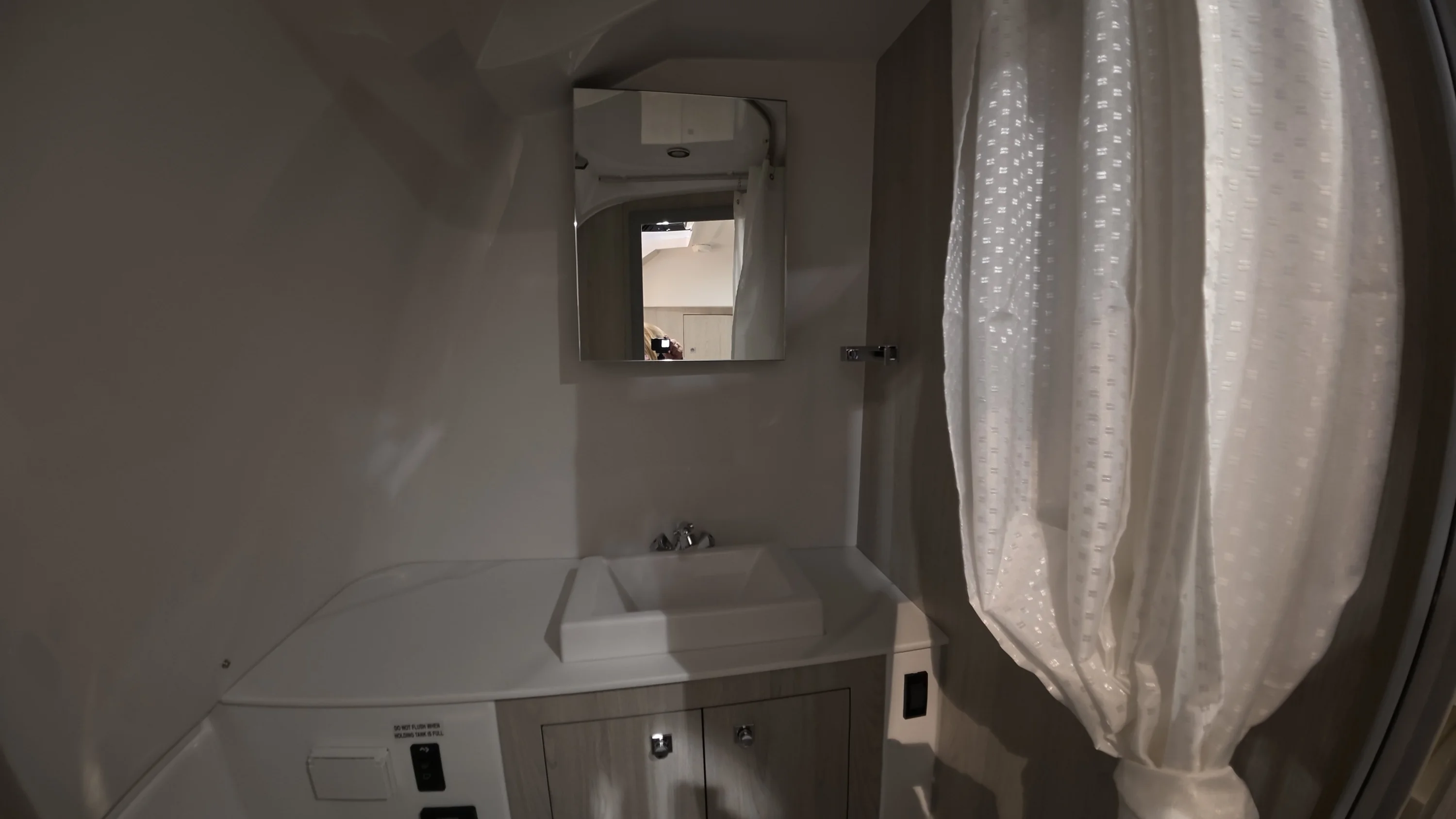 2026 Cruisers Yachts 38 VTR EC Image Thumbnail #22