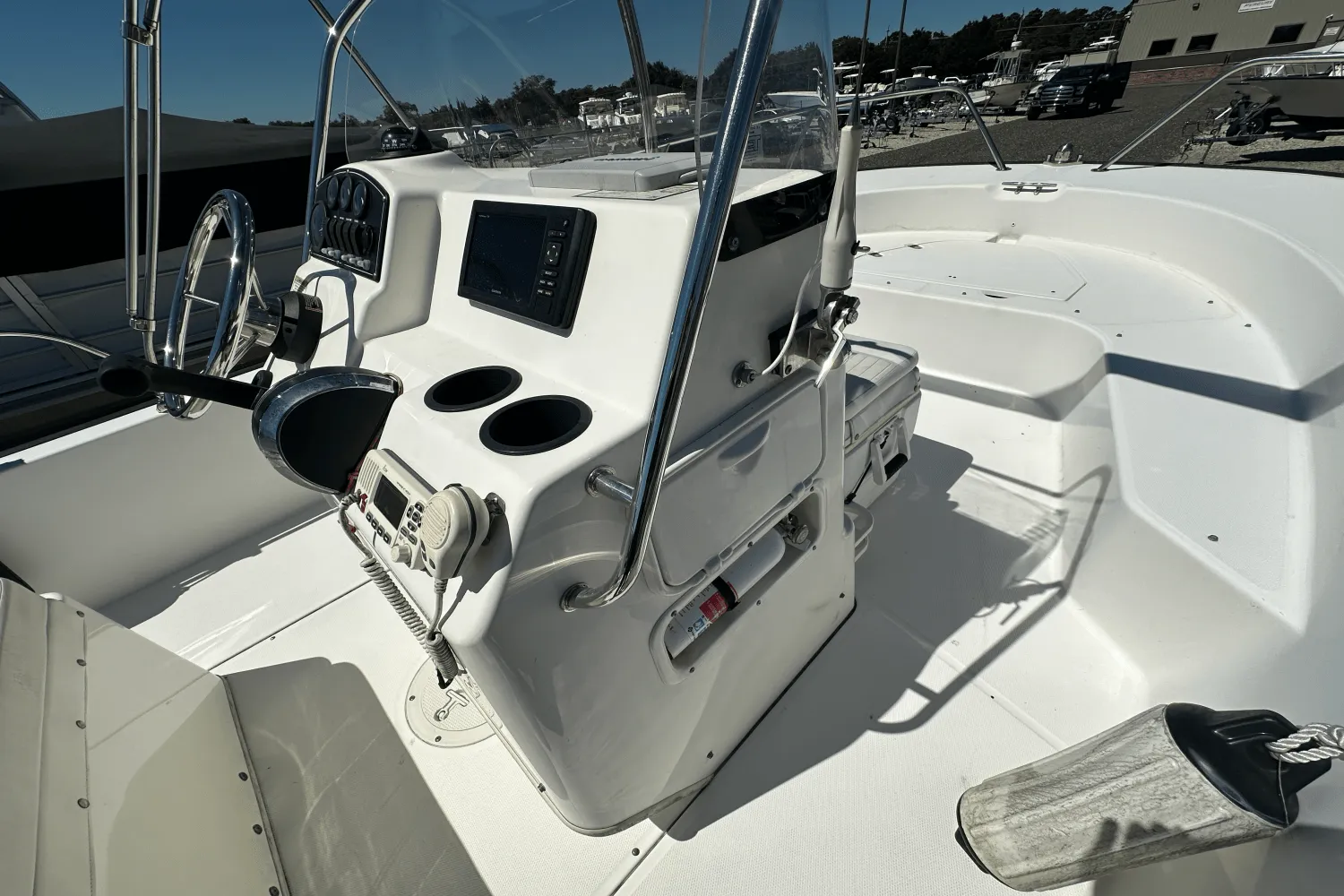 2017 Boston Whaler 190 MONTAUK Image Thumbnail #6
