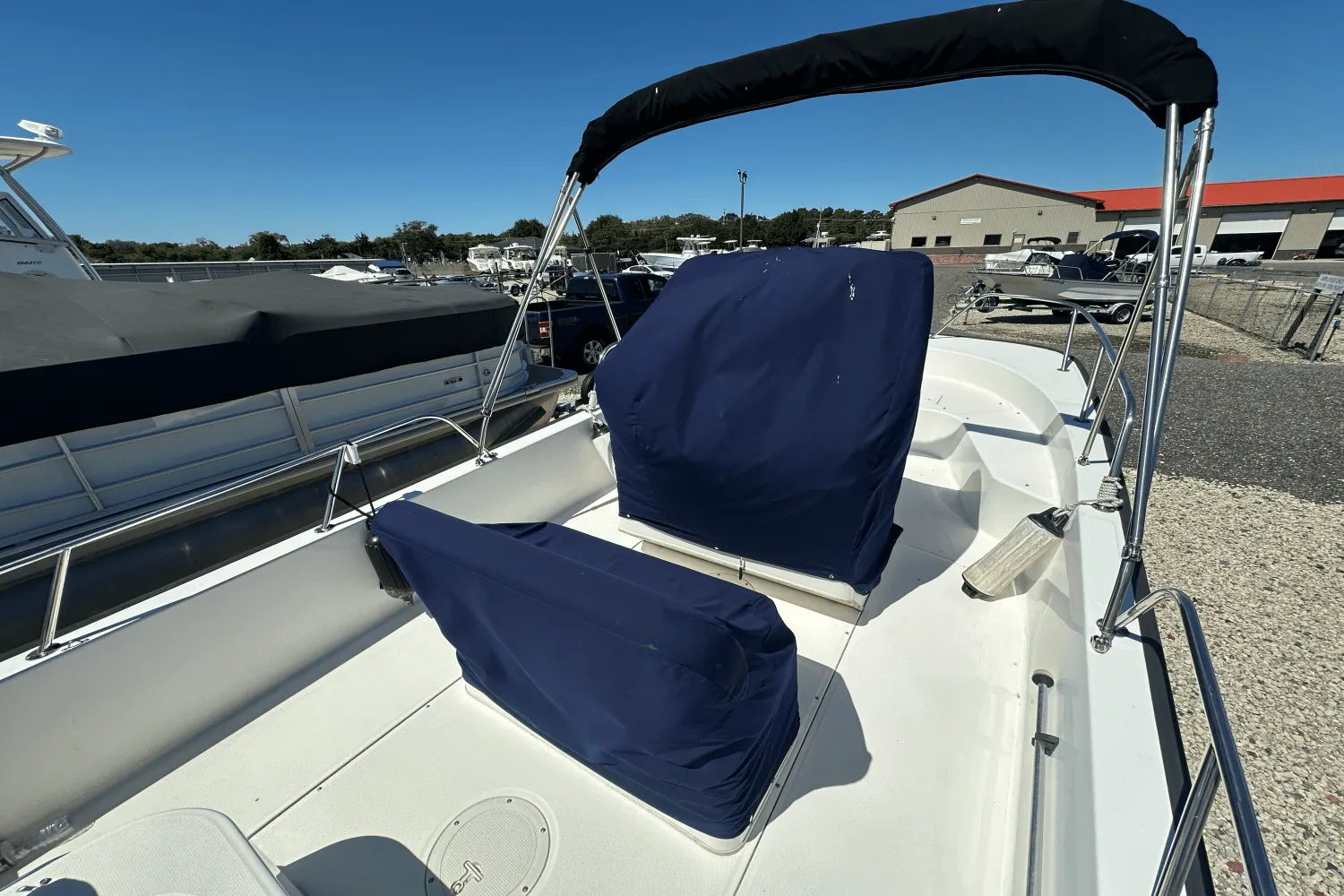 2017 Boston Whaler 190 MONTAUK Image Thumbnail #1