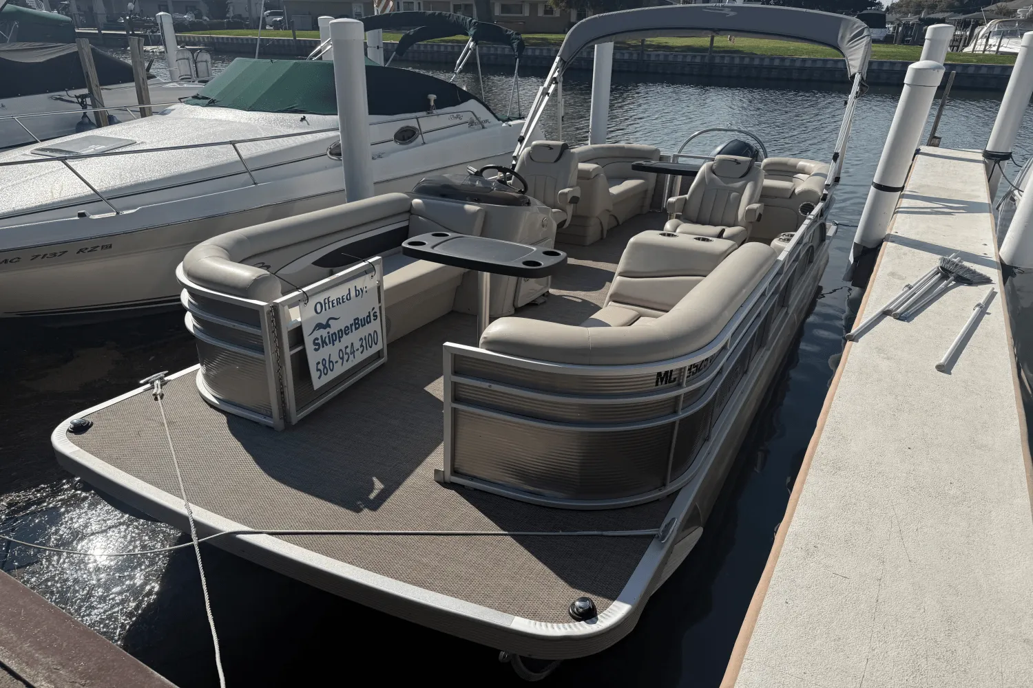 2019 Bennington S22 TRITOON Image Thumbnail #0