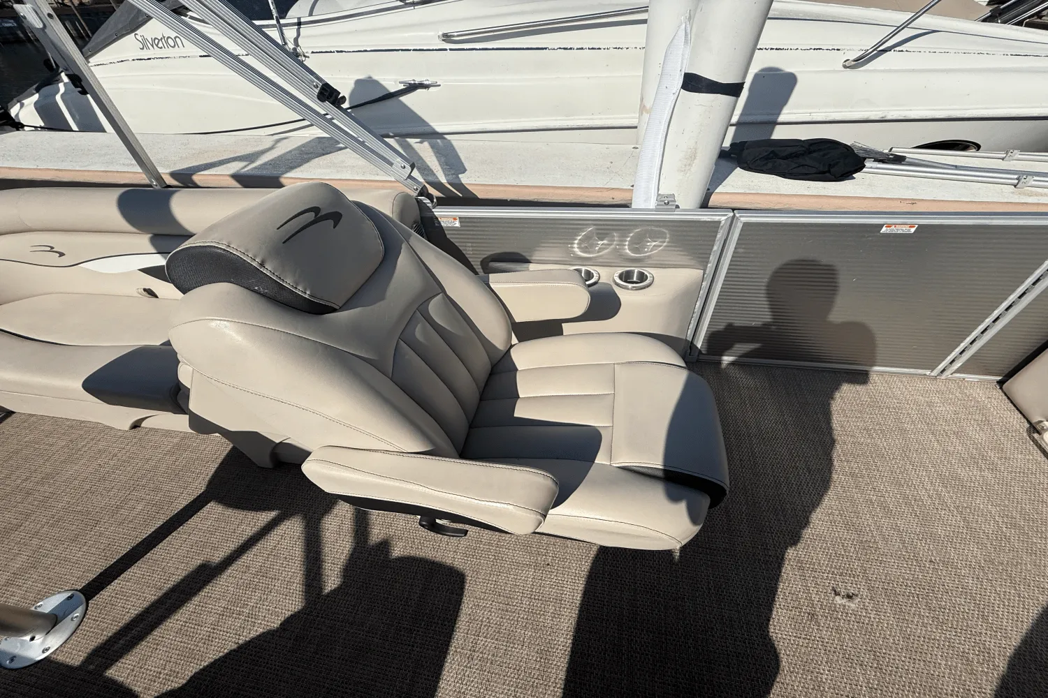 2019 Bennington S22 TRITOON Image Thumbnail #8