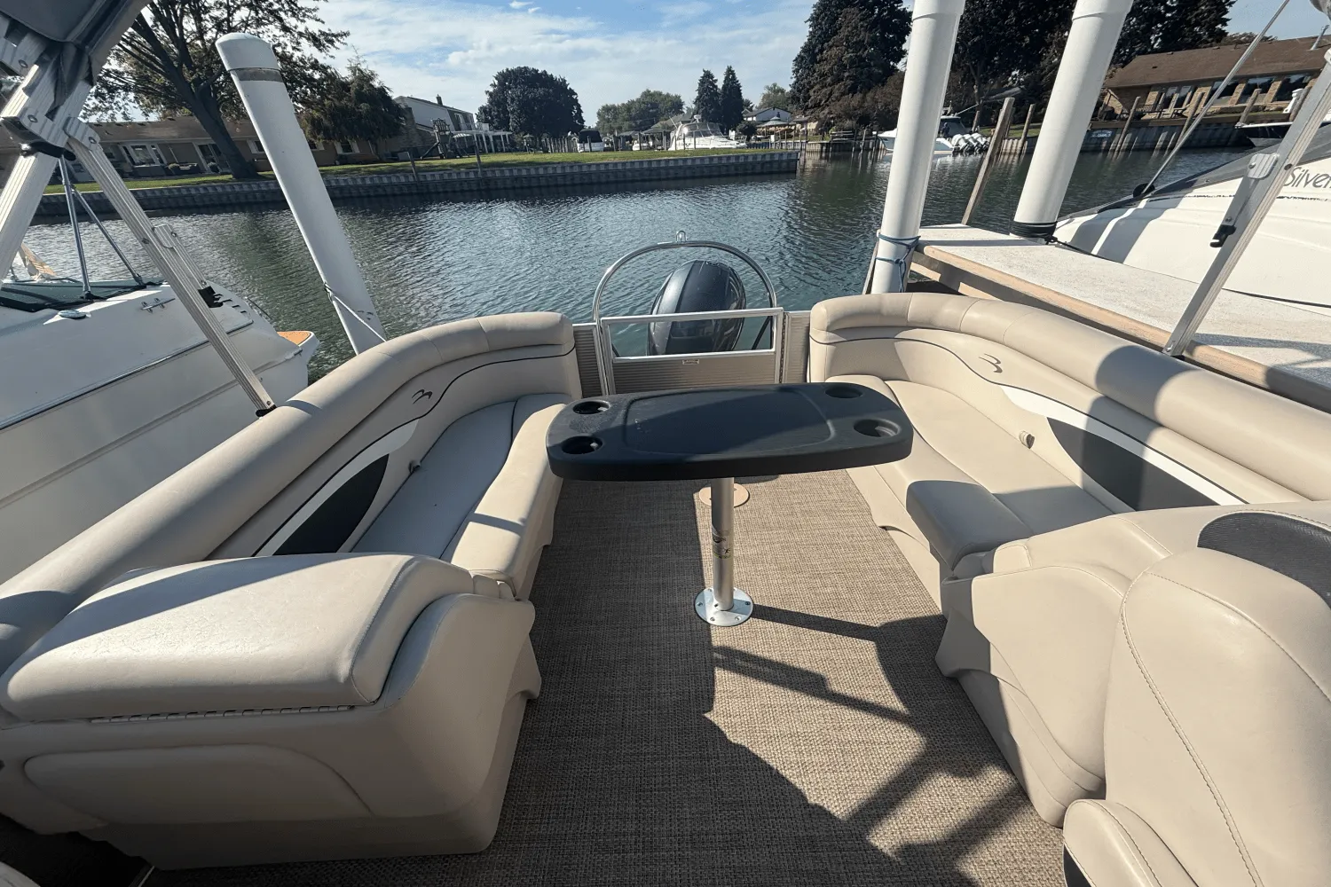 2019 Bennington S22 TRITOON Image Thumbnail #9