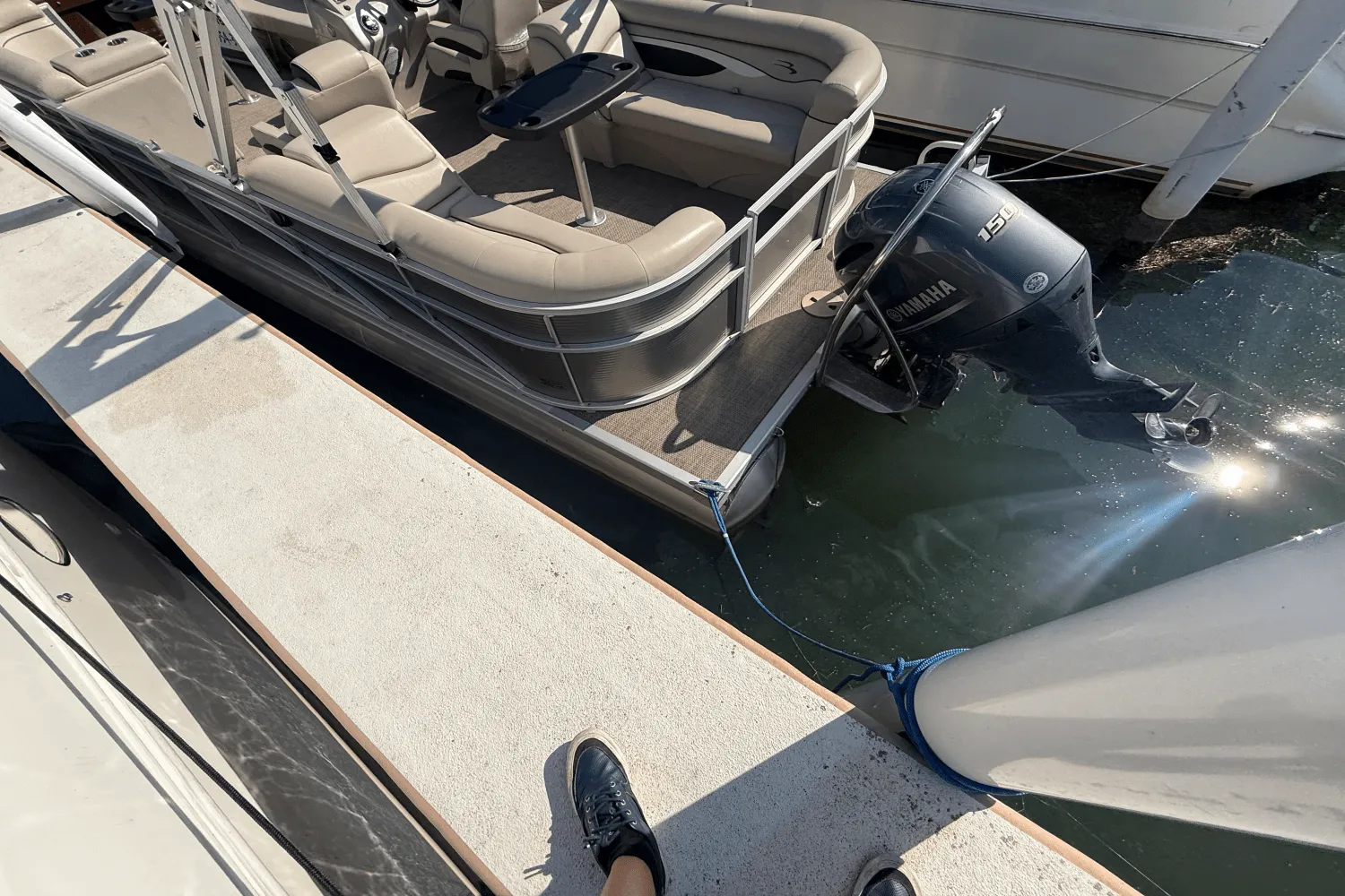 2019 Bennington S22 TRITOON Image Thumbnail #2