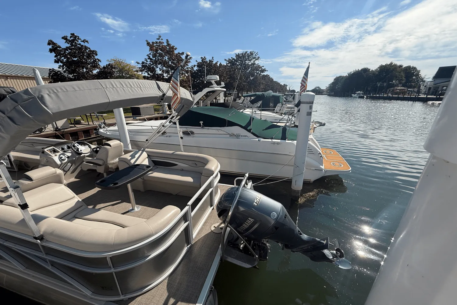 2019 Bennington S22 TRITOON Image Thumbnail #3