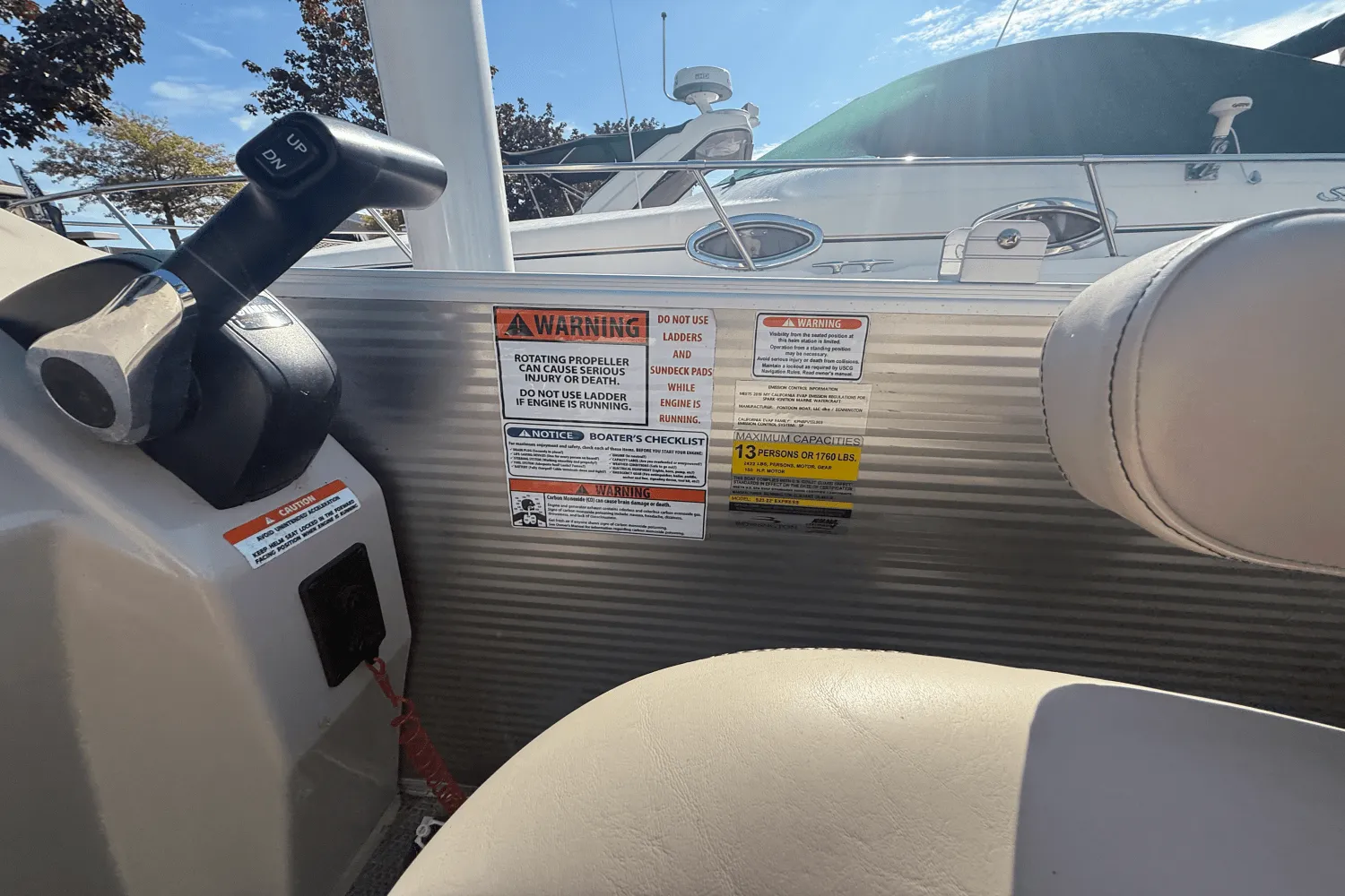 2019 Bennington S22 TRITOON Image Thumbnail #10