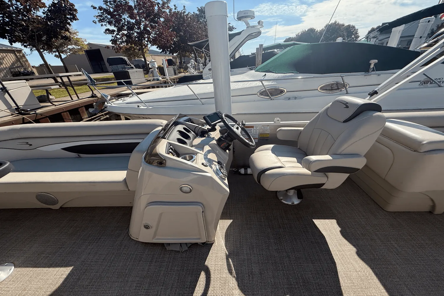 2019 Bennington S22 TRITOON Image Thumbnail #17