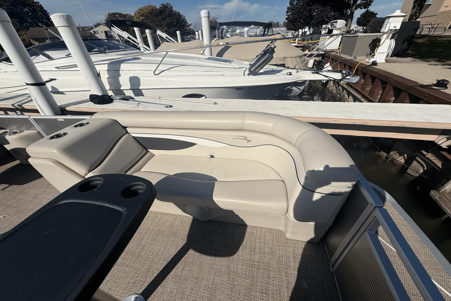 2019 Bennington S22 TRITOON Image Thumbnail #22