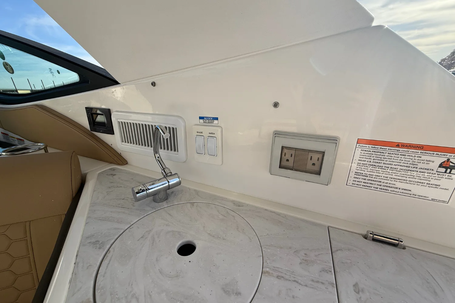 2026 Sea Ray Sundancer 320 Image Thumbnail #16