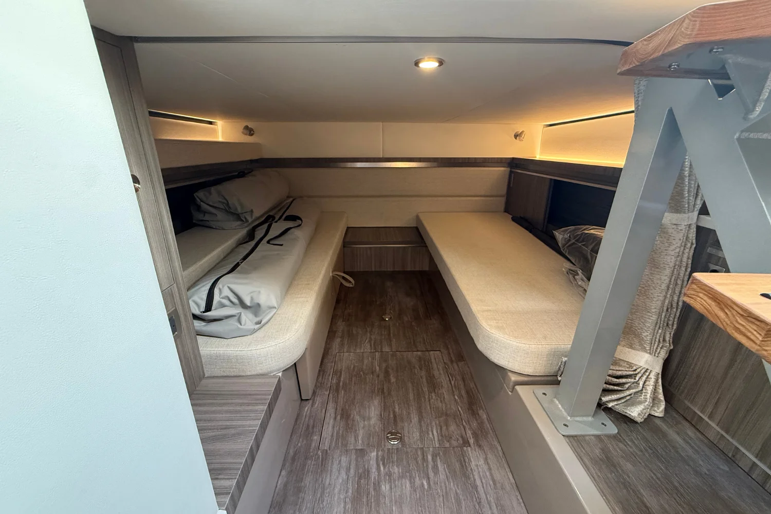 2026 Sea Ray Sundancer 320 Image Thumbnail #37