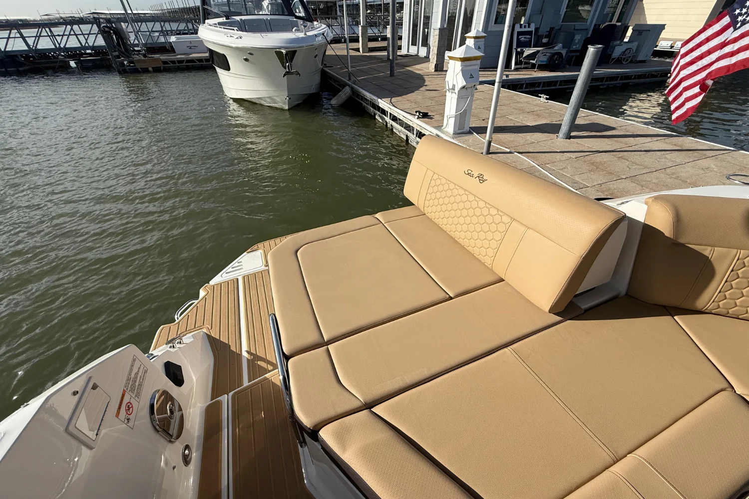 2026 Sea Ray Sundancer 320 Image Thumbnail #7