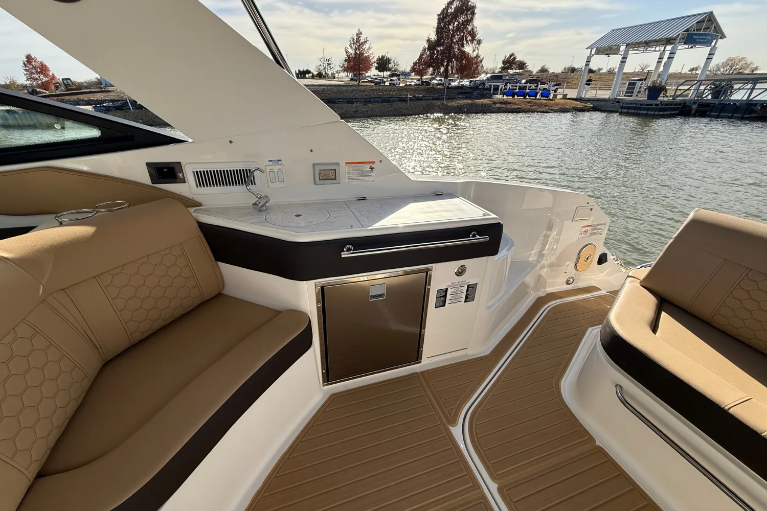 2026 Sea Ray Sundancer 320 Image Thumbnail #12