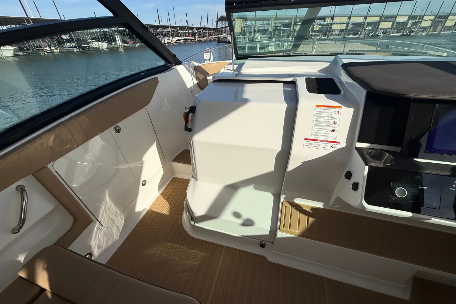 2026 Sea Ray Sundancer 320 Image Thumbnail #30