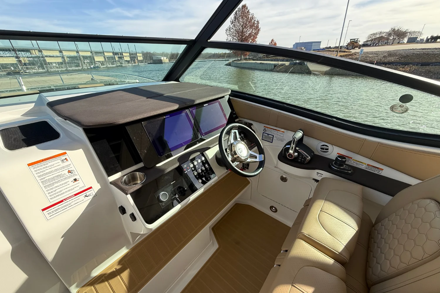 2026 Sea Ray Sundancer 320 Image Thumbnail #20