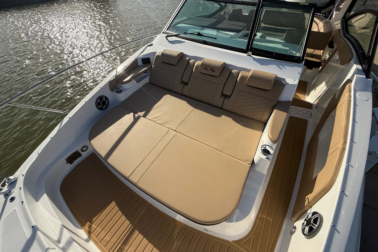 2026 Sea Ray Sundancer 320 Image Thumbnail #26