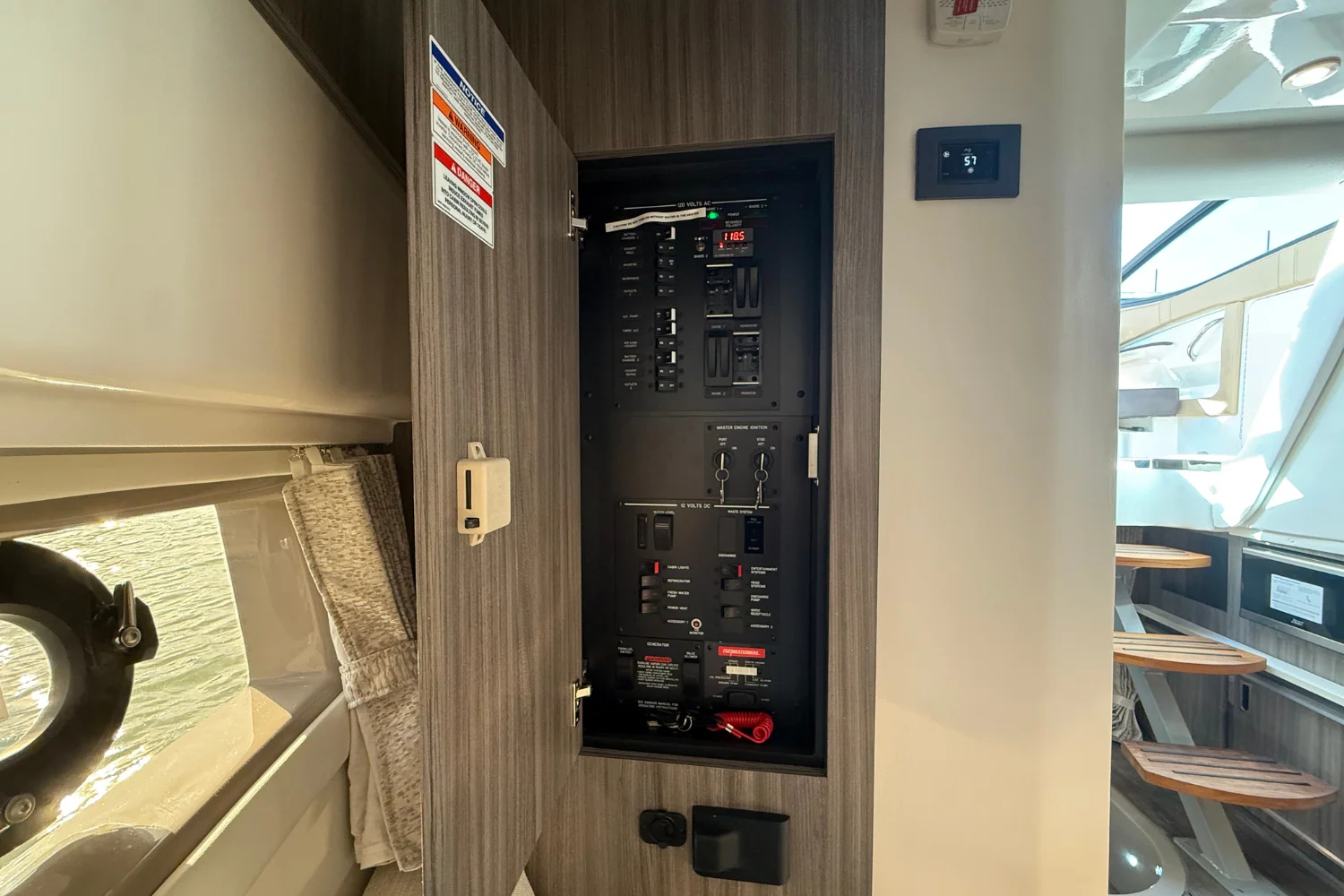 2026 Sea Ray Sundancer 320 Image Thumbnail #34