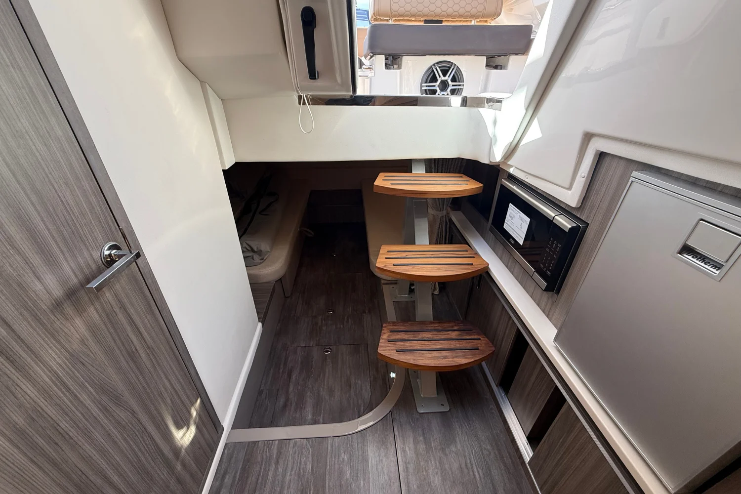 2026 Sea Ray Sundancer 320 Image Thumbnail #36