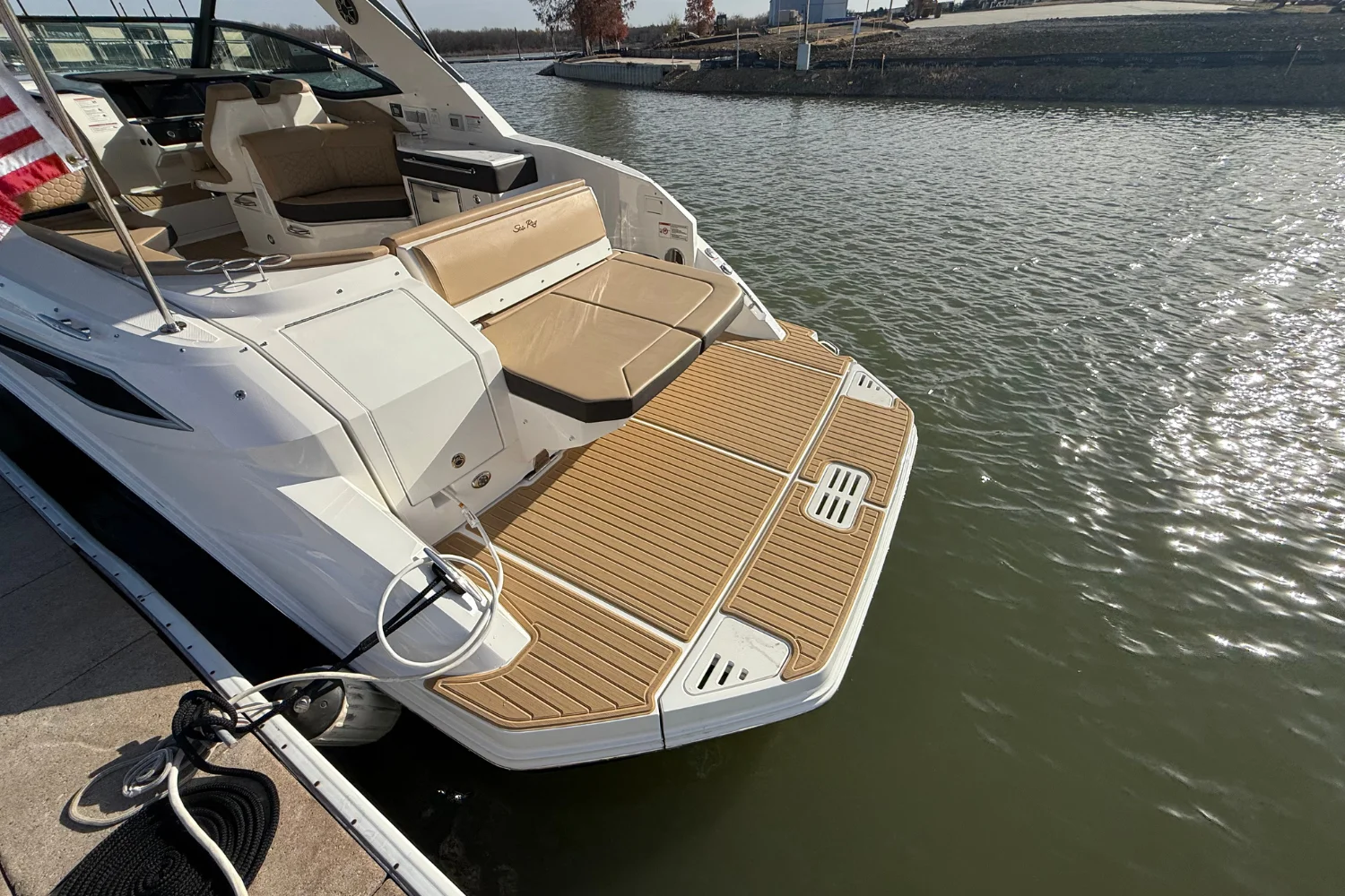 2026 Sea Ray Sundancer 320 Image Thumbnail #4