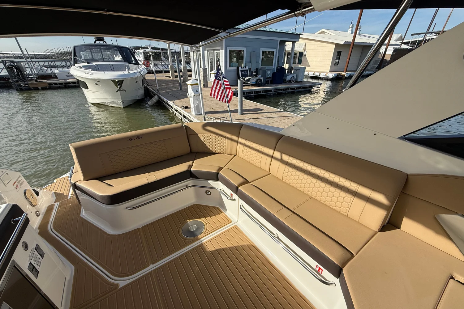 2026 Sea Ray Sundancer 320 Image Thumbnail #11