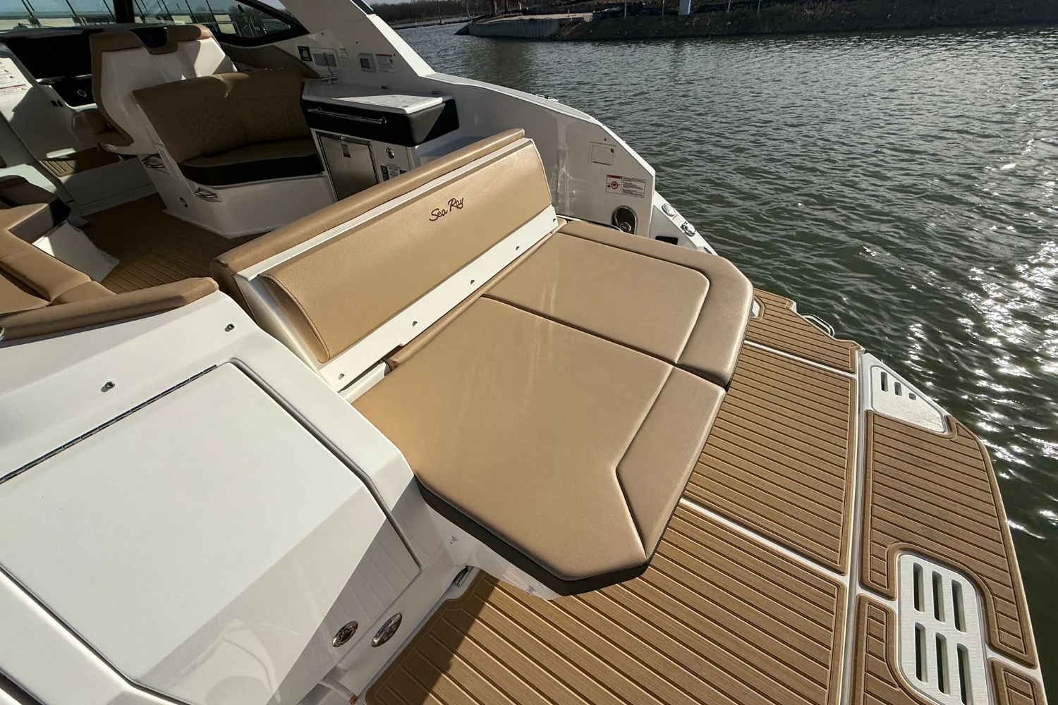 2026 Sea Ray Sundancer 320 Image Thumbnail #5