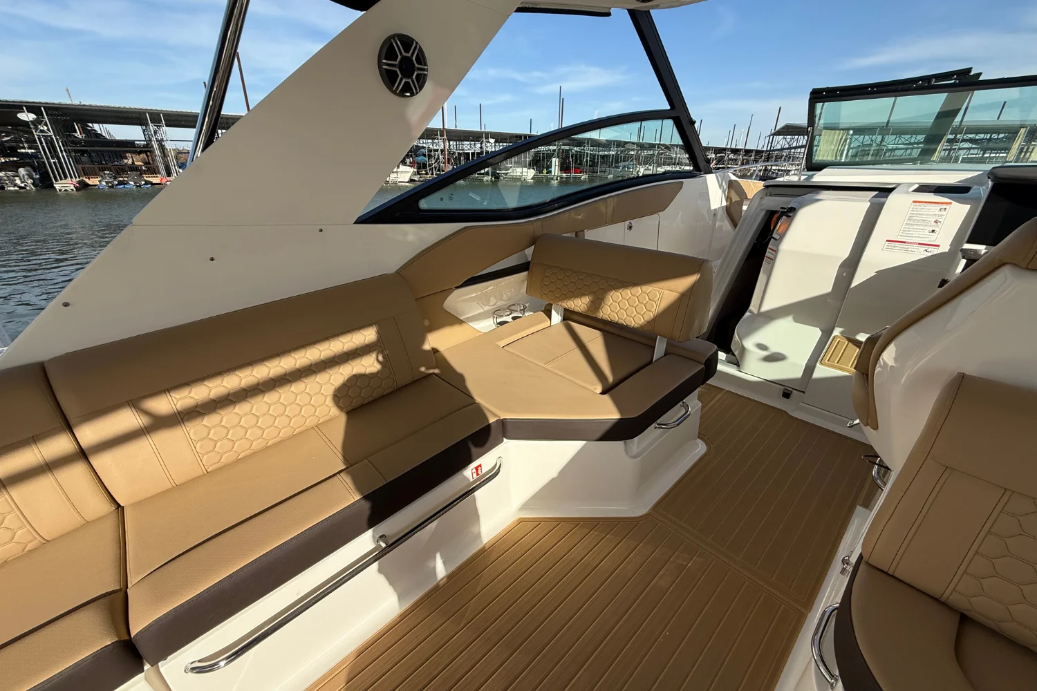 2026 Sea Ray Sundancer 320 Image Thumbnail #17