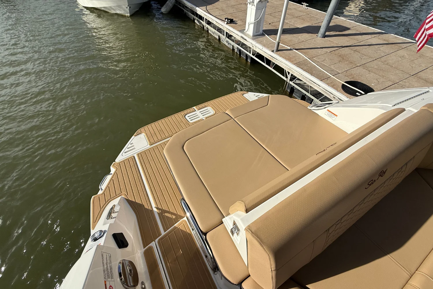 2026 Sea Ray Sundancer 320 Image Thumbnail #6