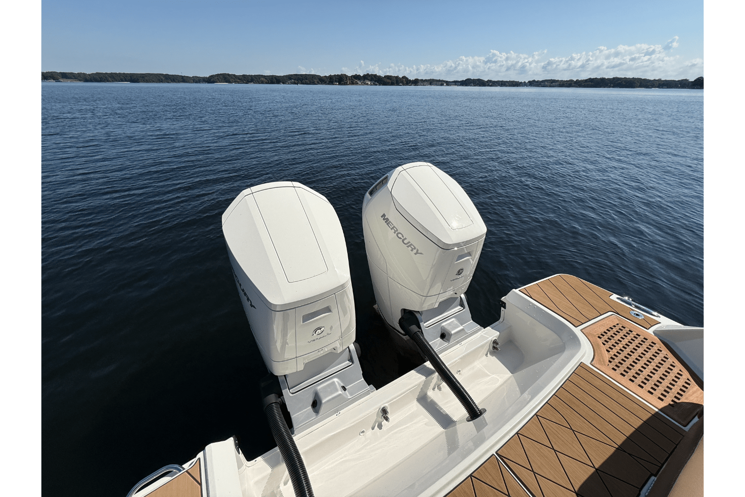 2025 Sea Ray 400 SLX OUTBOARD Image Thumbnail #9