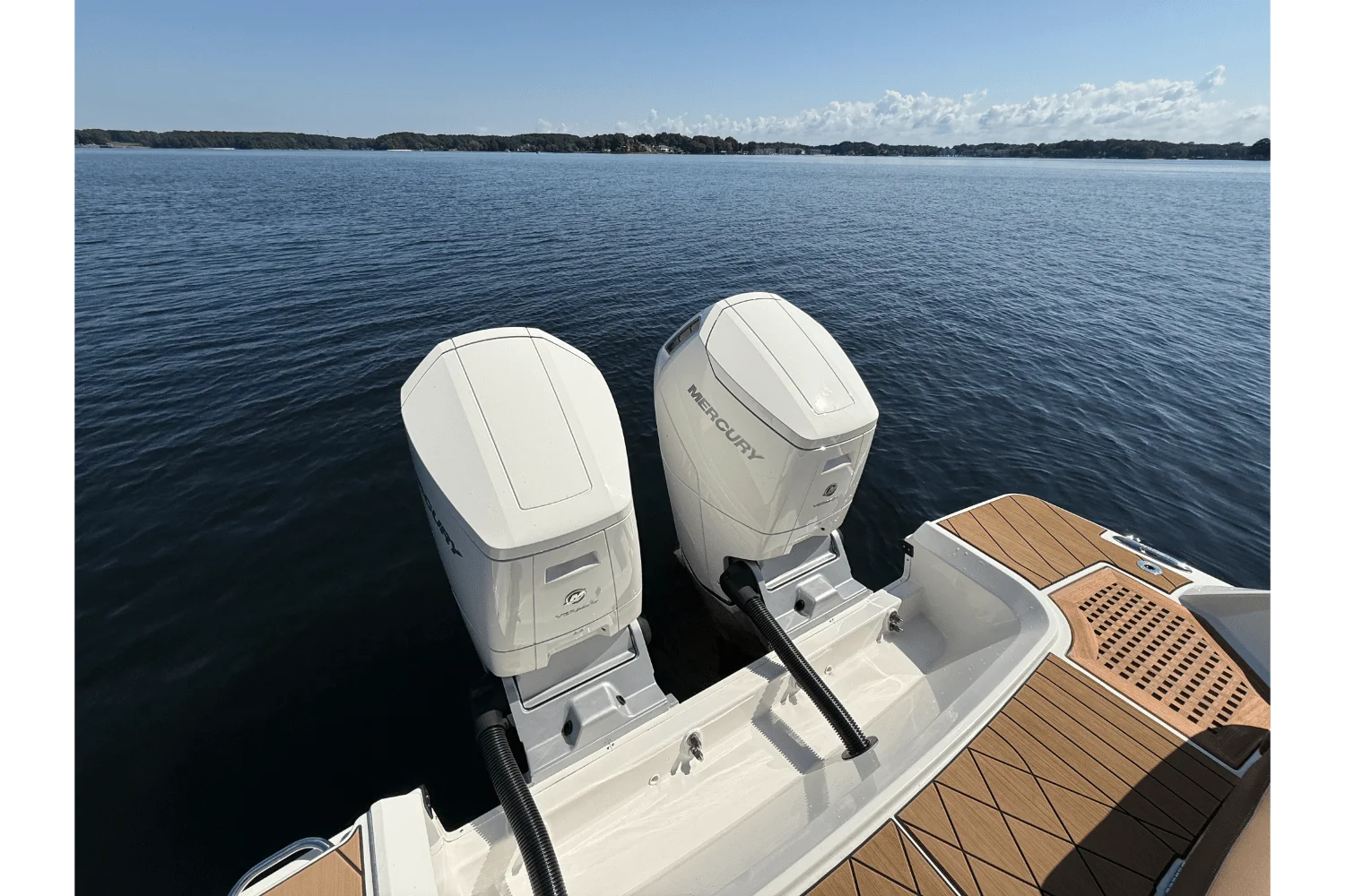 2025 Sea Ray 400 SLX OUTBOARD Image Thumbnail #9