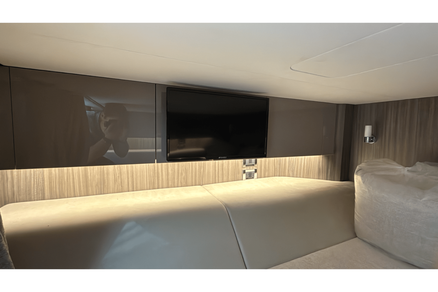 2025 Sea Ray 400 SLX OUTBOARD Image Thumbnail #40