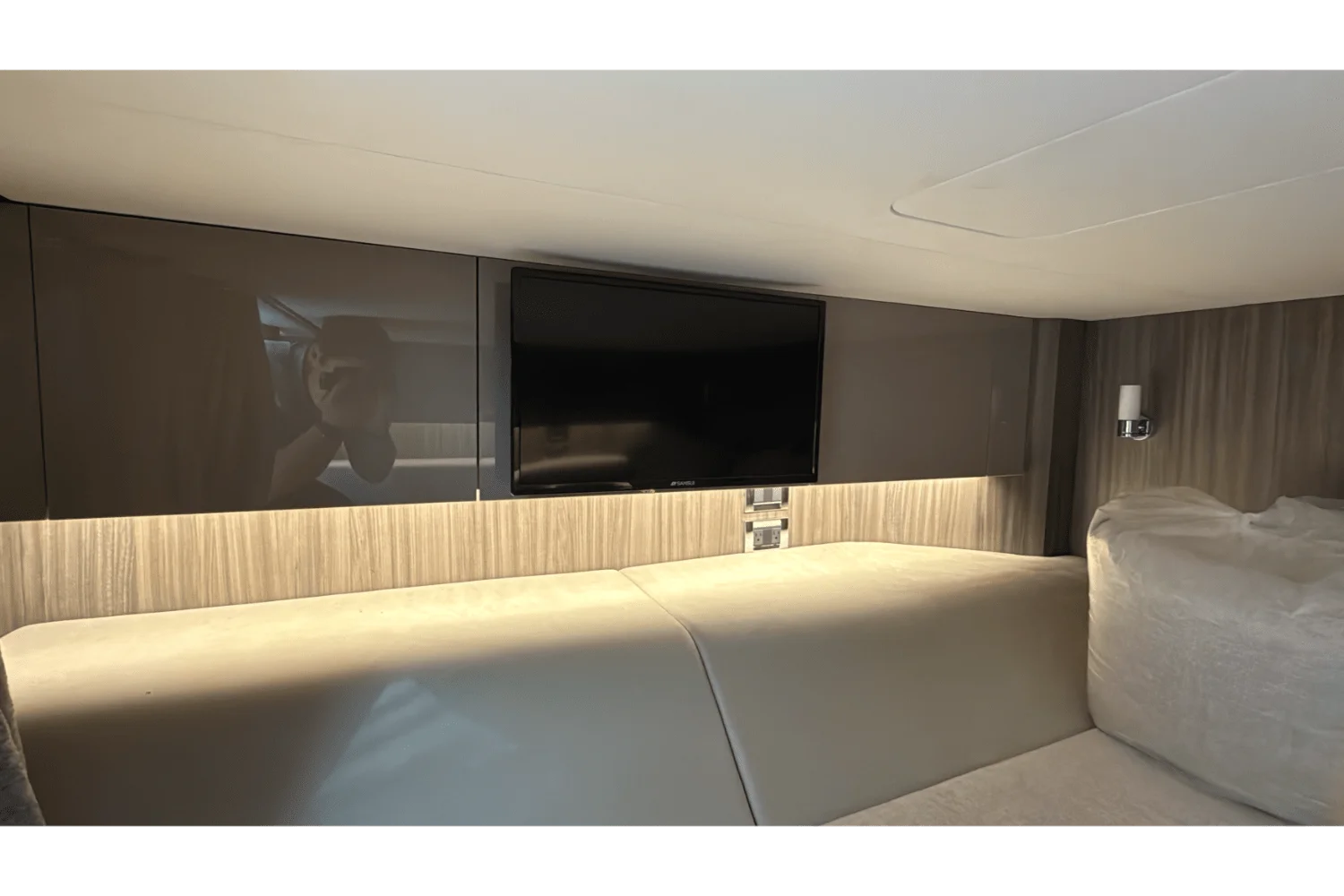 2025 Sea Ray 400 SLX OUTBOARD Image Thumbnail #40