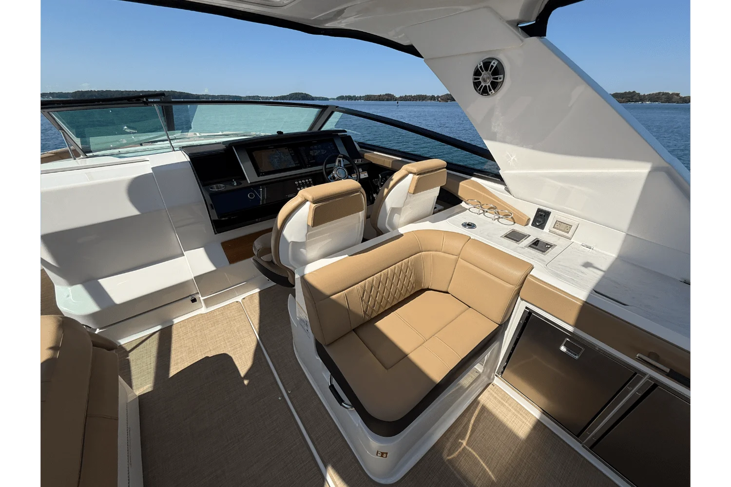 2025 Sea Ray 400 SLX OUTBOARD Image Thumbnail #17